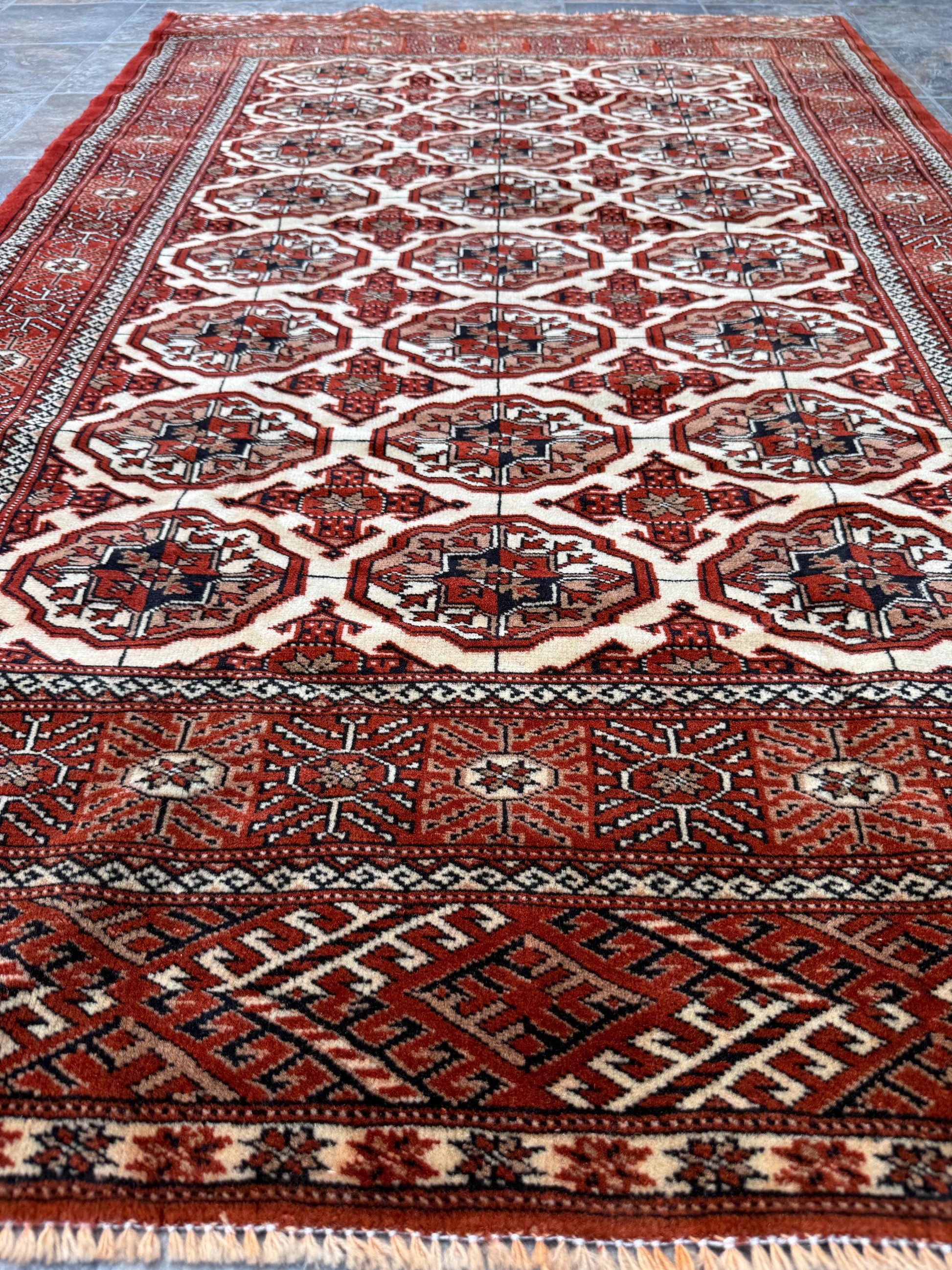 5x3 ft Hand-Knotted Vintage Sara Wool Rug, Tribal Design