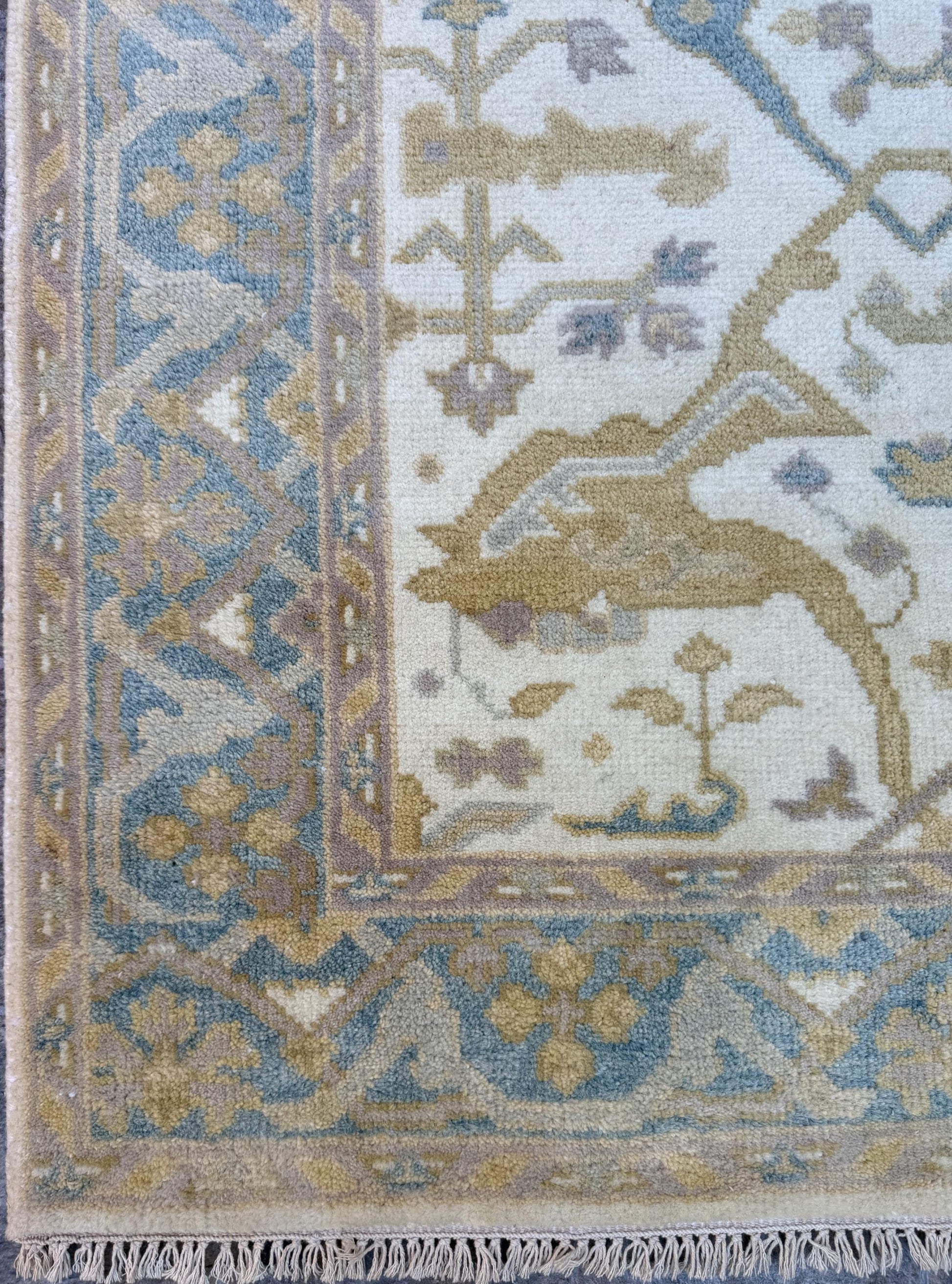 4x6 ft Hand-knotted Oushak Turkish Rug: Modern-Style Wool Carpet