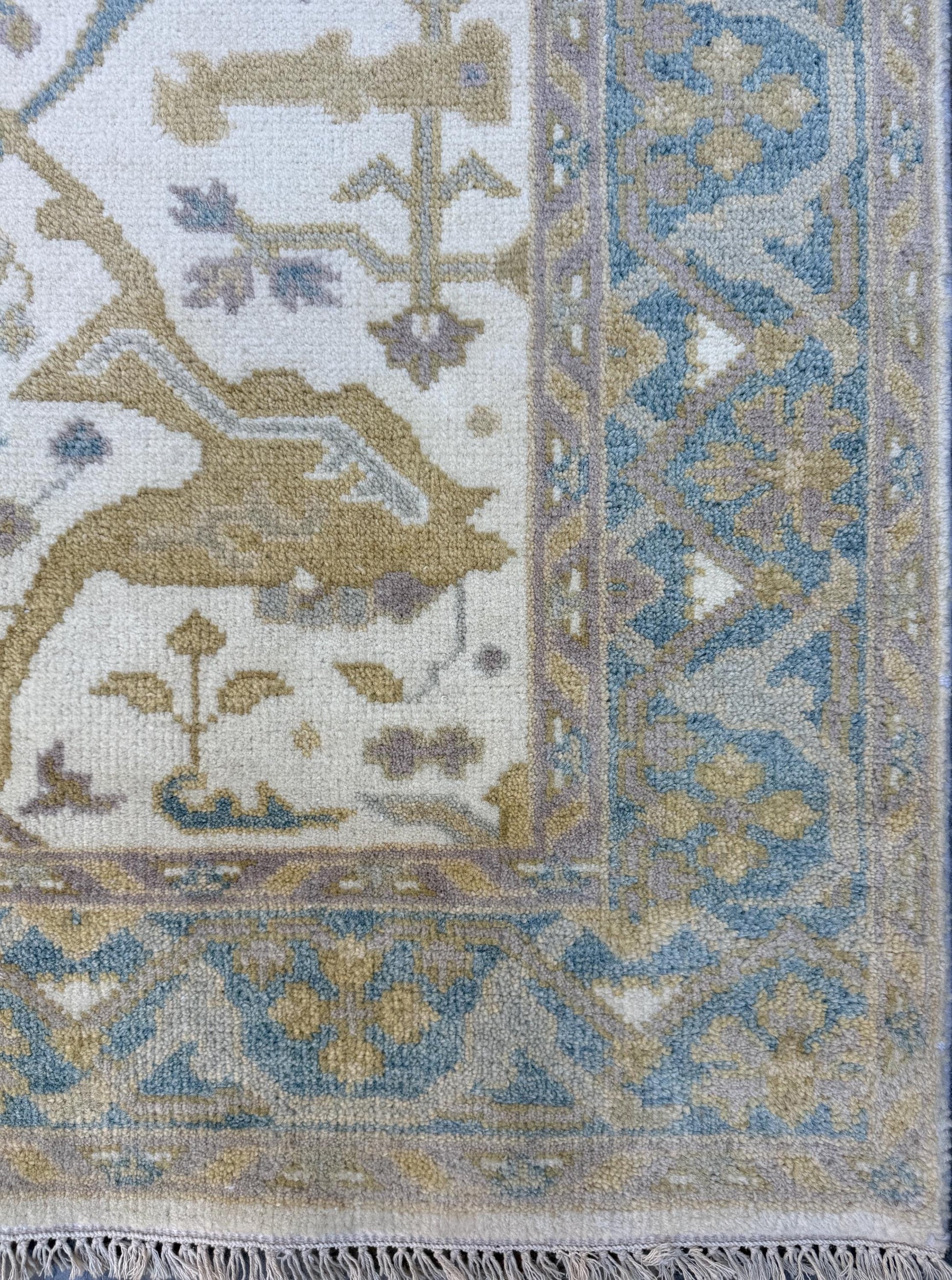 4x6 ft Hand-knotted Oushak Turkish Rug: Modern-Style Wool Carpet