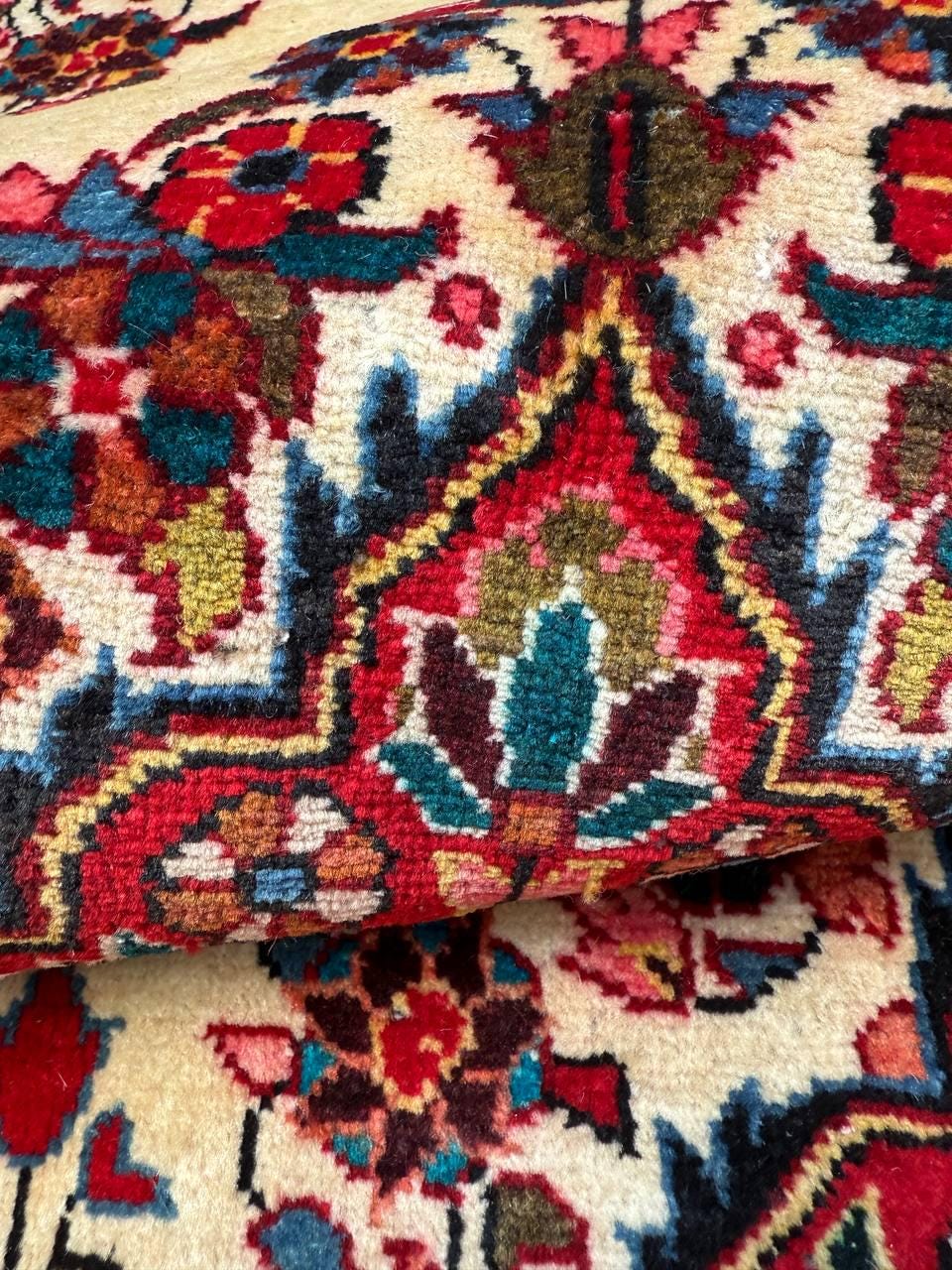 4x2 ft Vintage 1980s Saroukh Wool Rug: Hand-Knotted Oriental Carpet