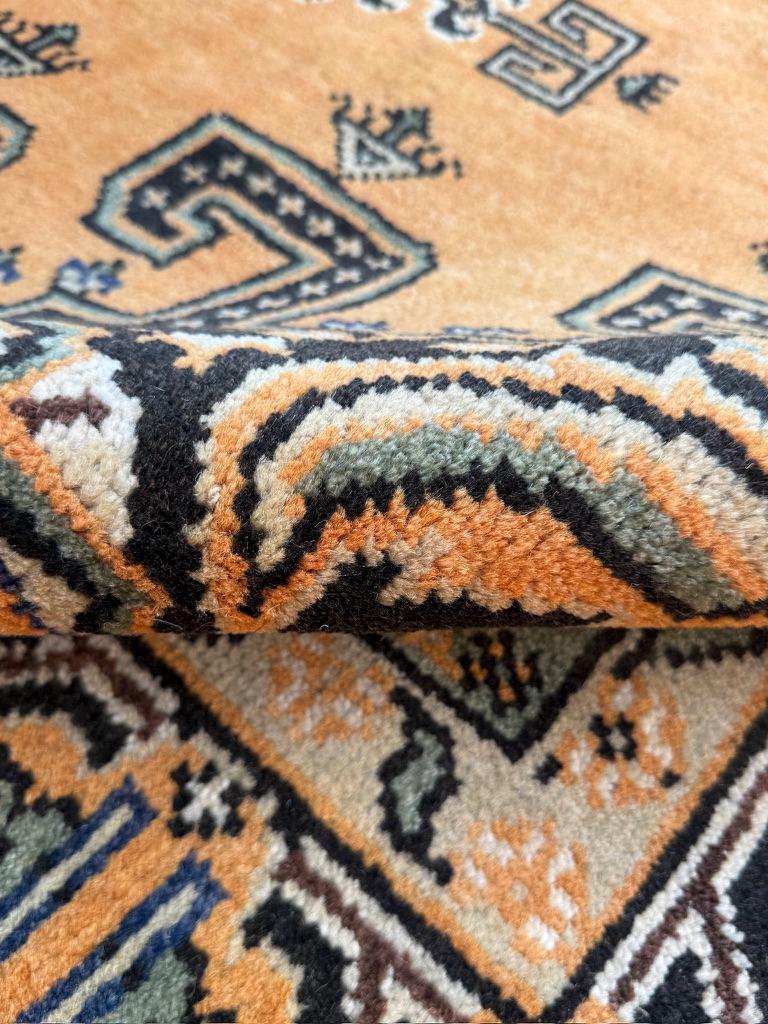 9x12 ft Heriz Wool Rug: Hand Knotted Bold Living Room Carpet
