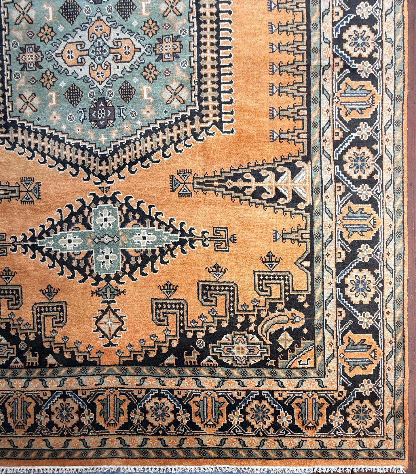 9x12 ft Heriz Wool Rug: Hand Knotted Bold Living Room Carpet