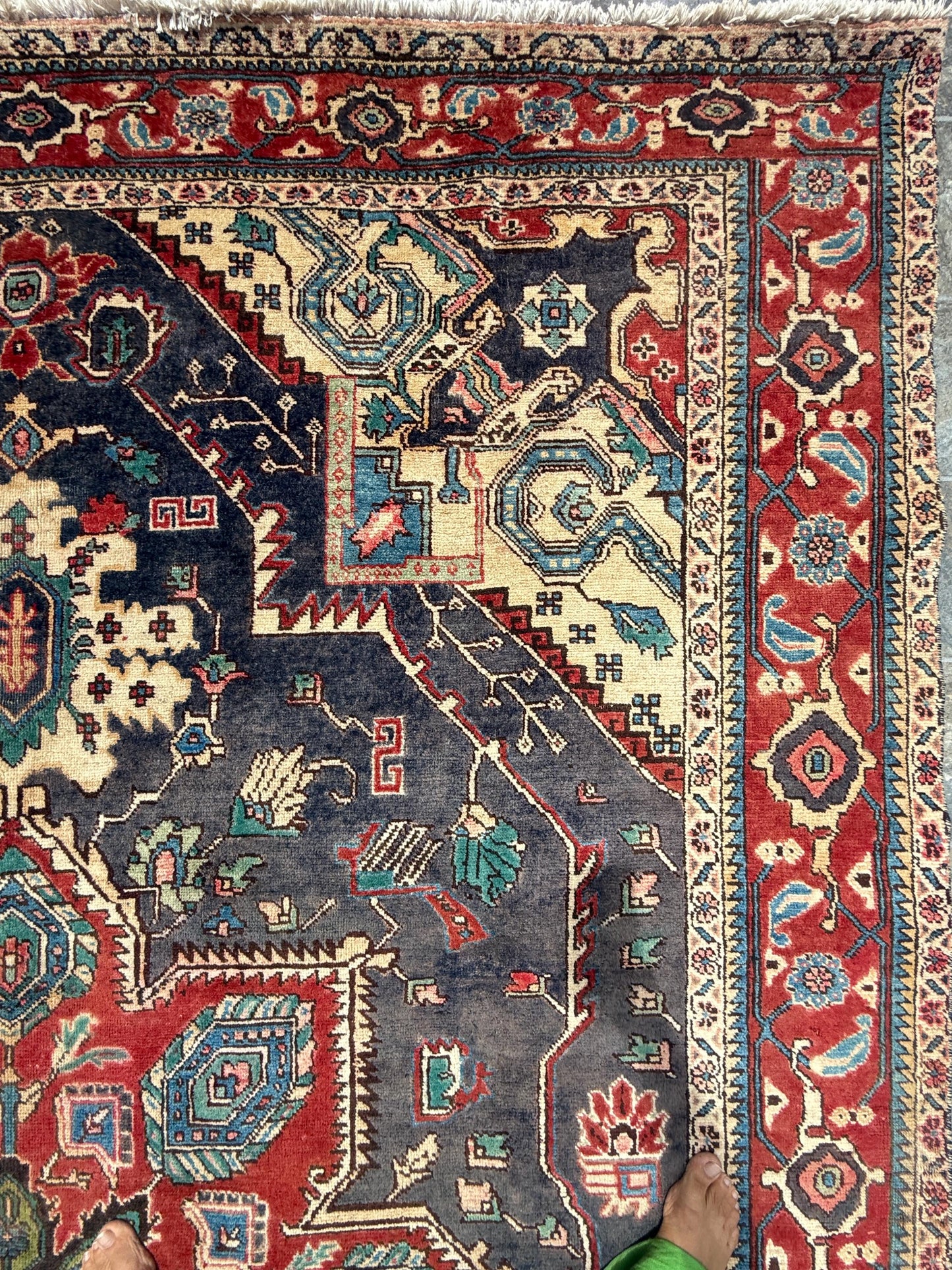 10x7 ft Vintage Heriz Wool Rug: Hand-Knotted Tribal Carpet