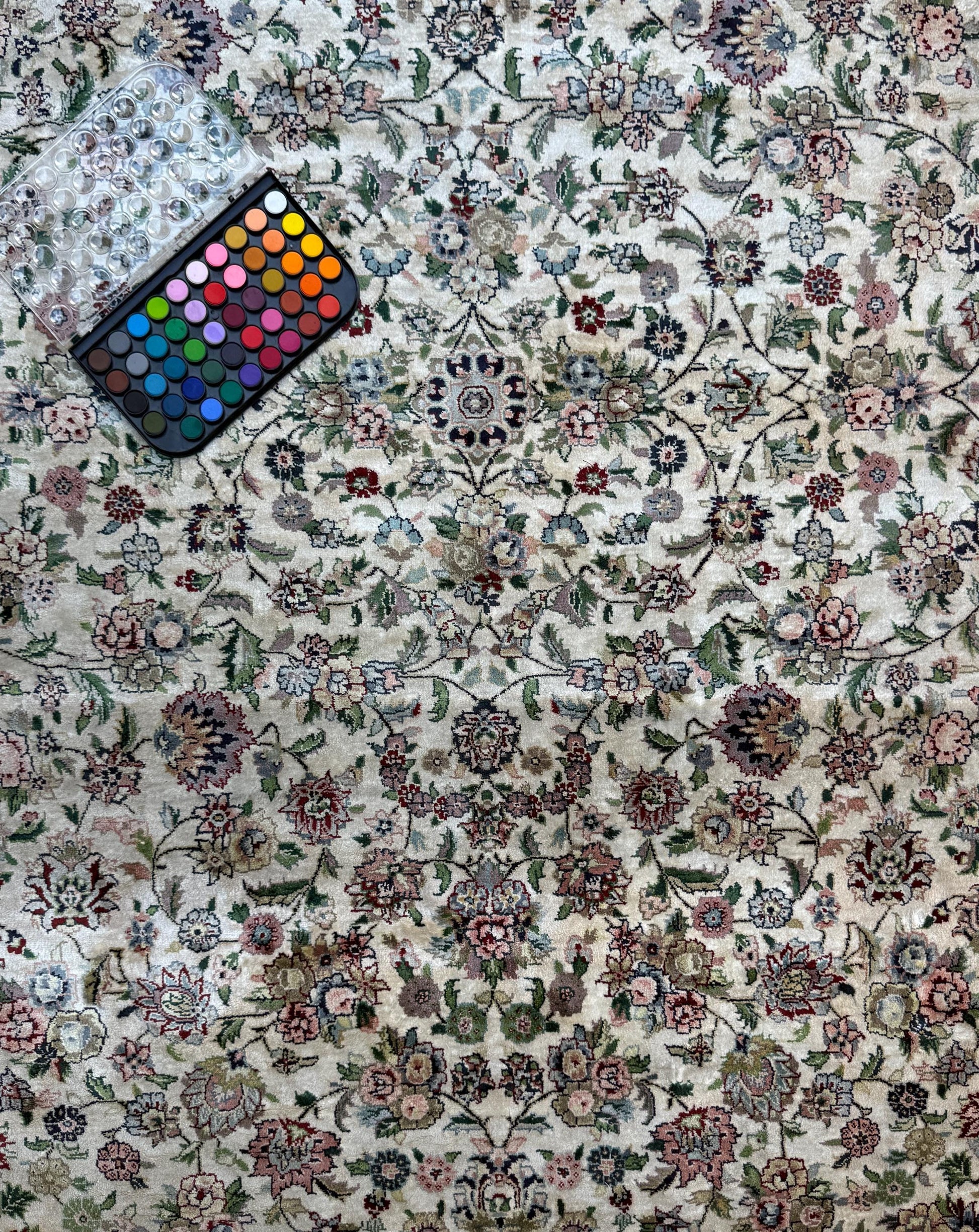 9x6 ft Vintage 1970s Tabriz Rug: Hand-Knotted Silk & Wool Oriental Carpet