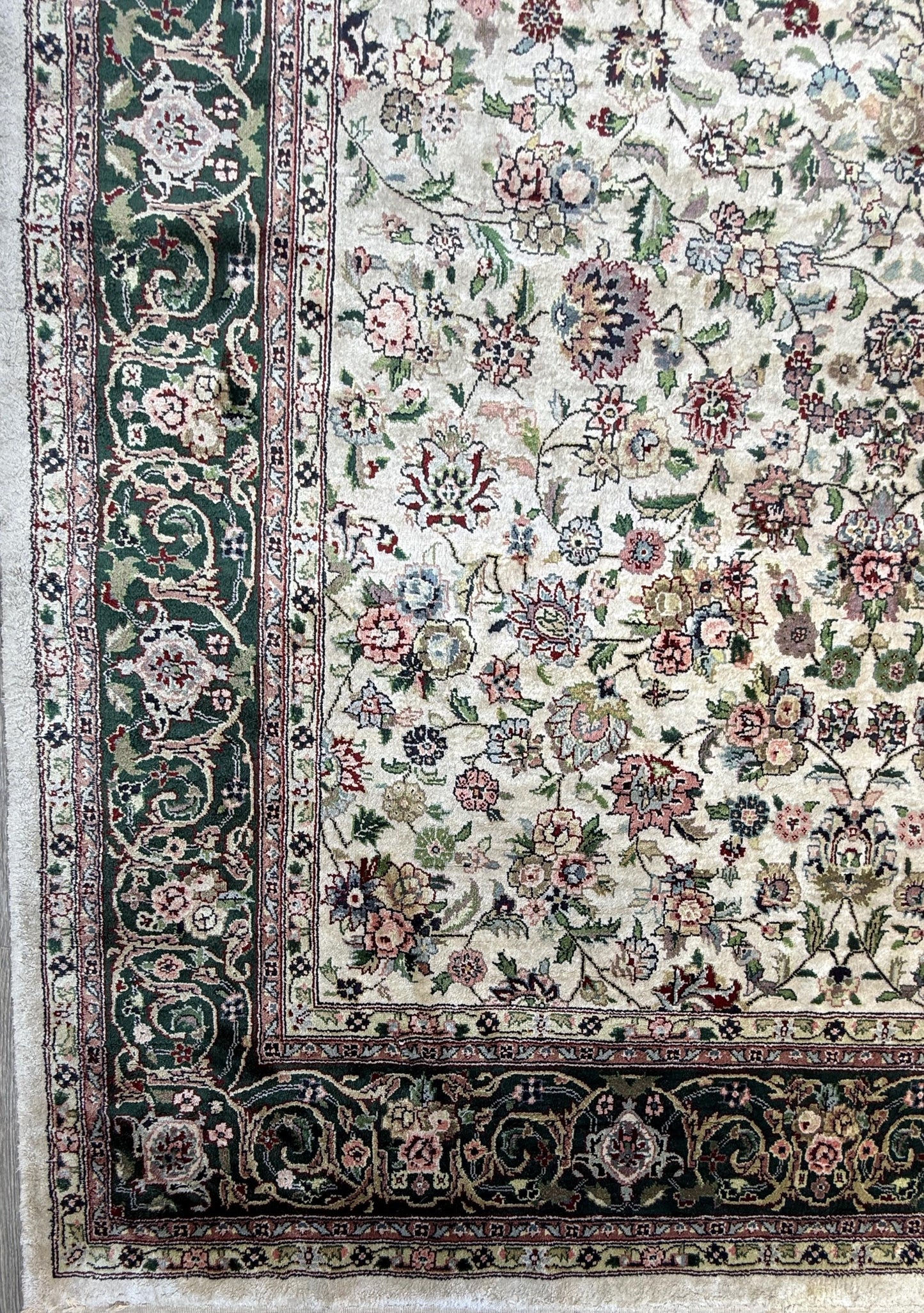 9x6 ft Vintage 1970s Tabriz Rug: Hand-Knotted Silk & Wool Oriental Carpet