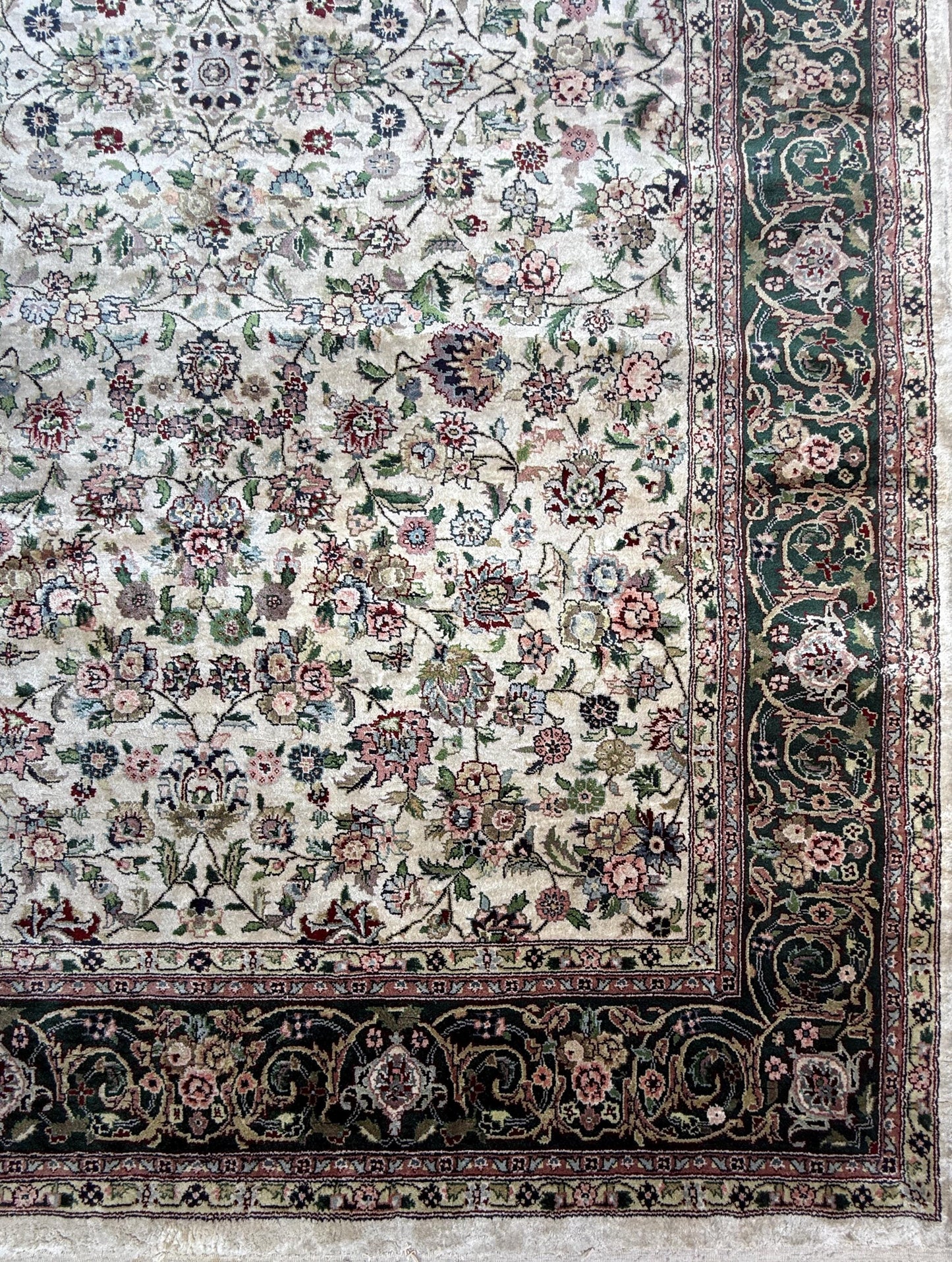 9x6 ft Vintage 1970s Tabriz Rug: Hand-Knotted Silk & Wool Oriental Carpet