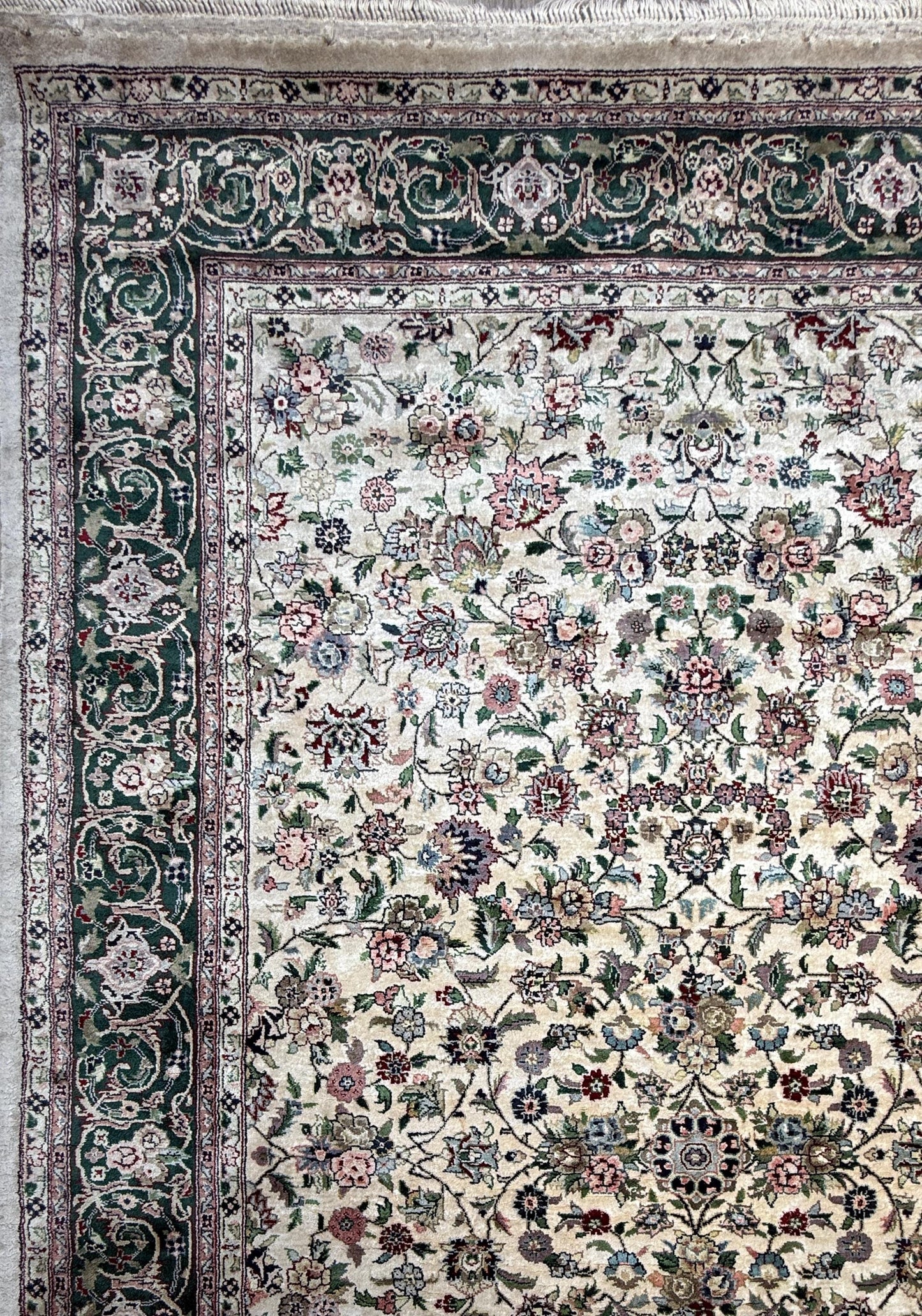 9x6 ft Vintage 1970s Tabriz Rug: Hand-Knotted Silk & Wool Oriental Carpet