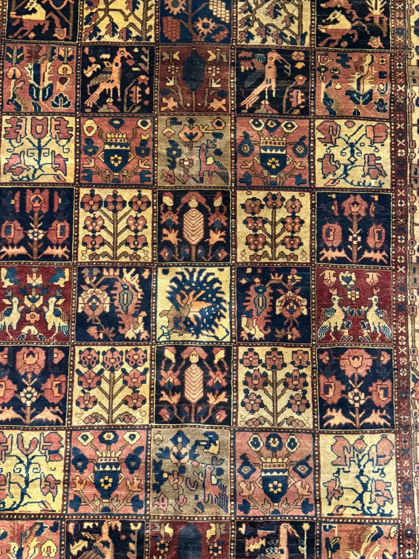 5x9 ft 1940s Bakhtiari Hand-Knotted Wool Rug Vintage Anatolian Geometric Carpet