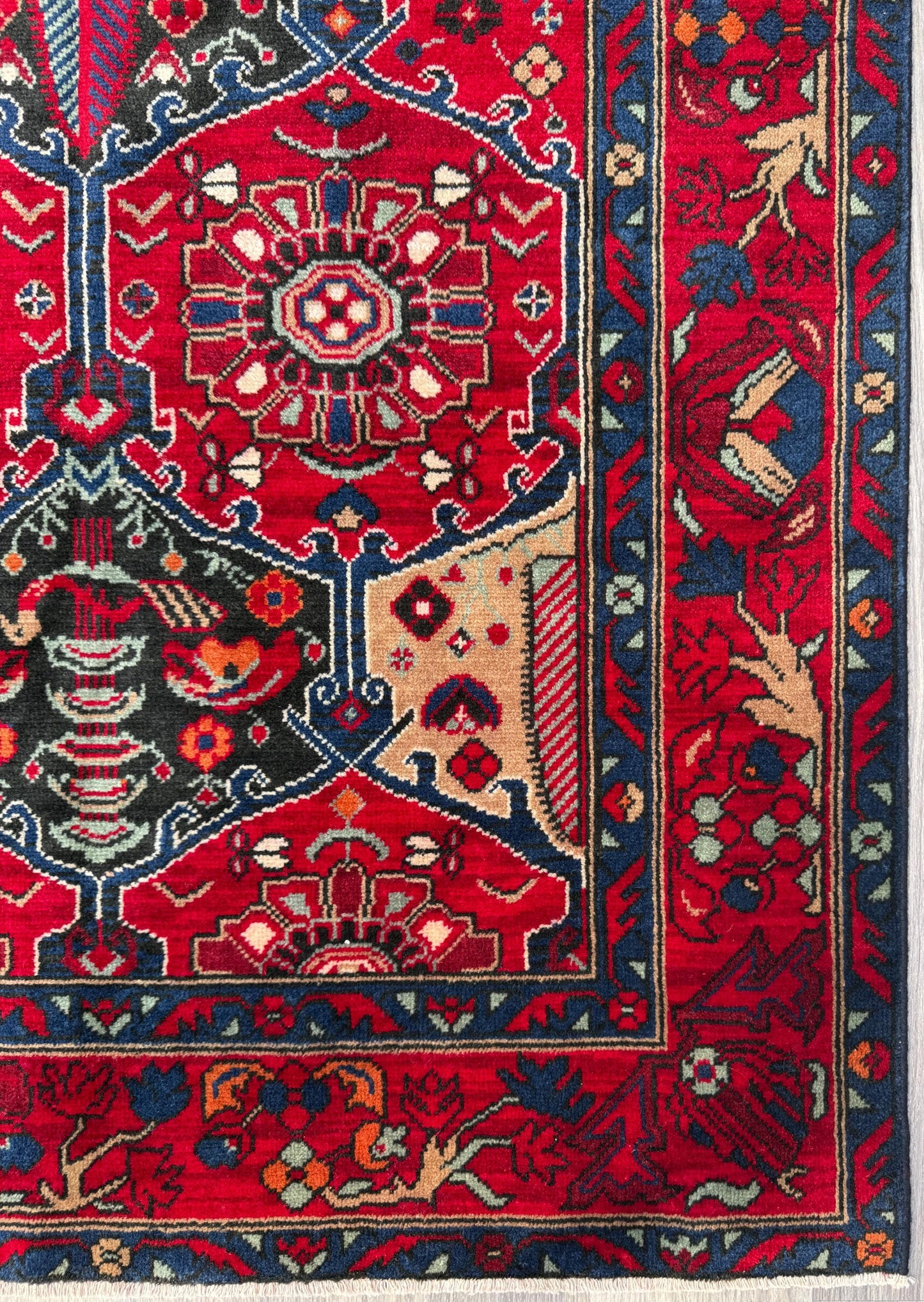7x4 ft Vintage Hand-Knotted Hamidoun Rug: Bohemian Wool & Acrylic Carpet