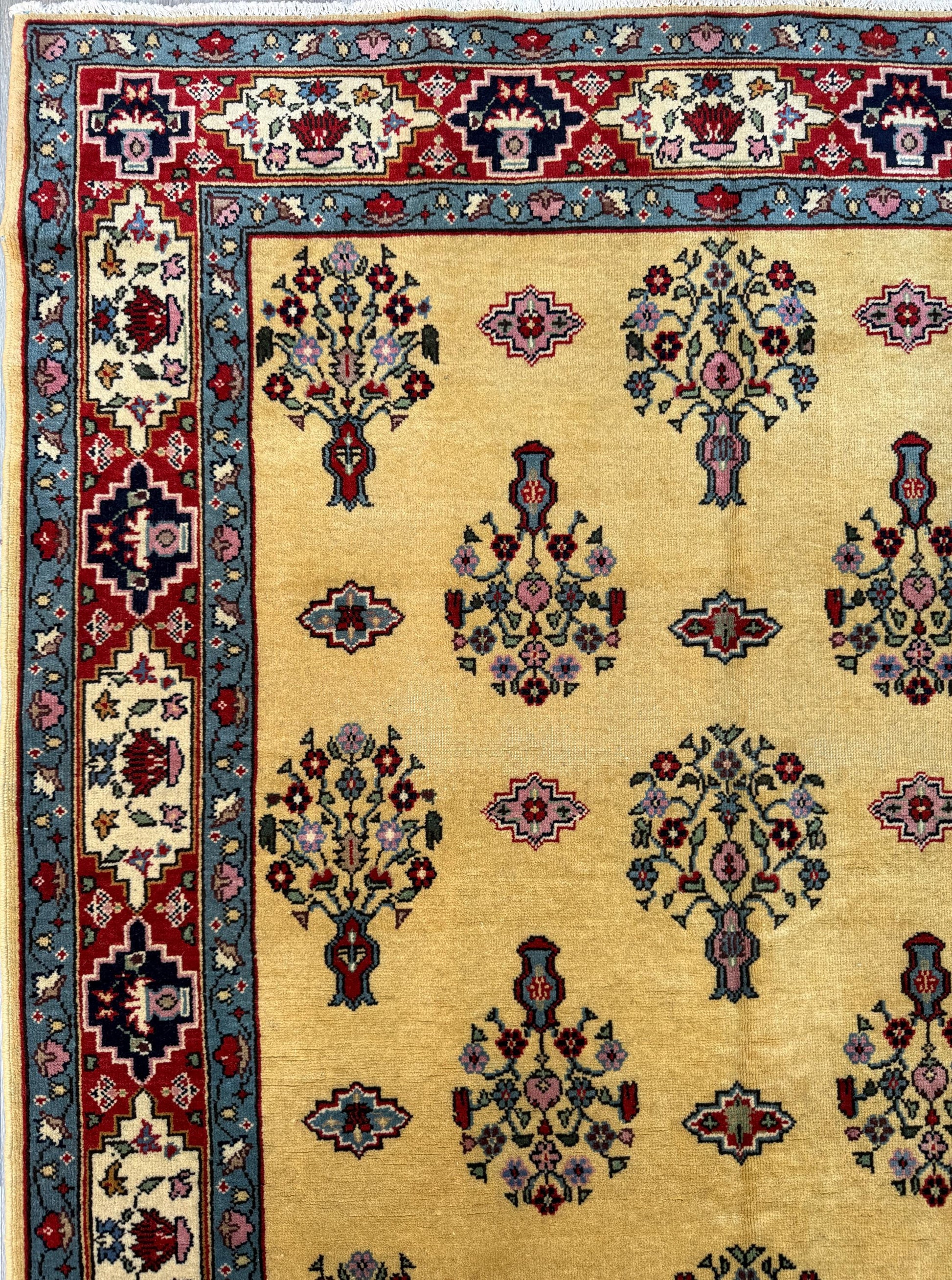 8x5 ft Vintage 1960s Pashmin Koum Rug: Hand-Knotted Oriental Wool Carpet
