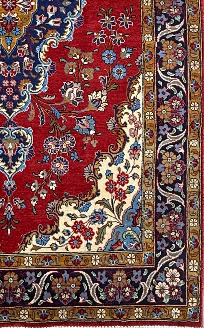 7x4 ft Hand-Knotted Wool Area Rug: Vintage 1970s Fine Kashan Floral Medallion Carpet