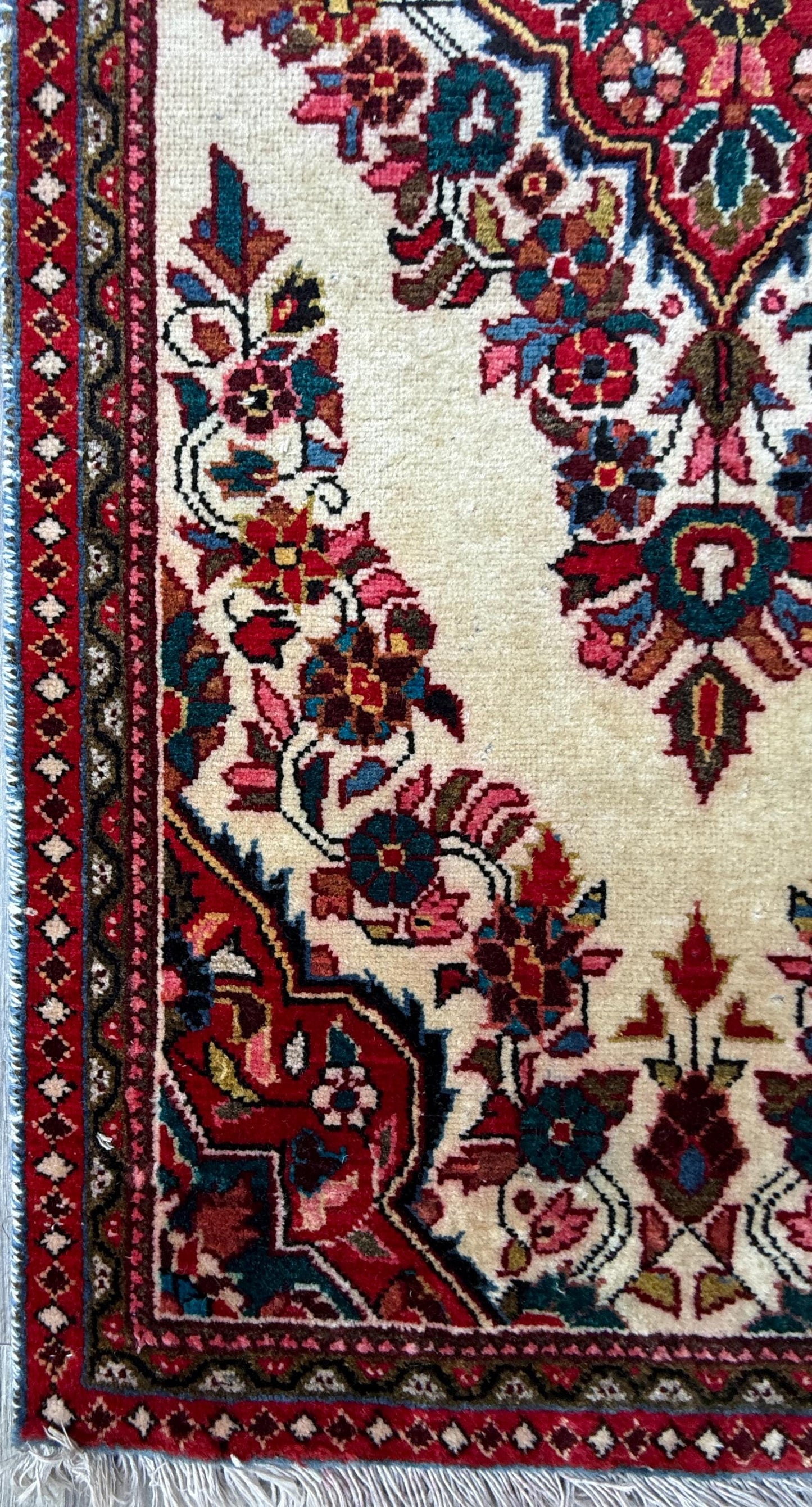4x2 ft Vintage 1980s Saroukh Wool Rug: Hand-Knotted Oriental Carpet