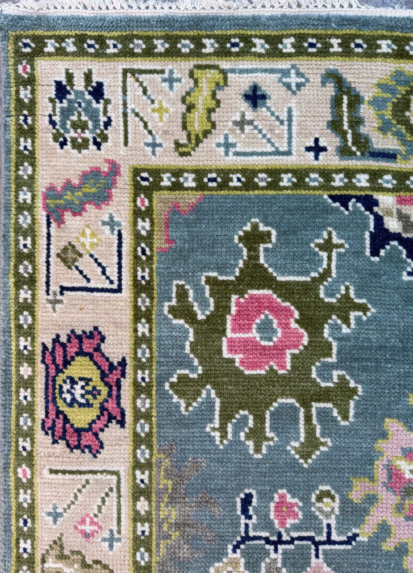 4x6.3 ft Hand-Knotted Wool Oushak Rug: Modern Bohemian Carpet