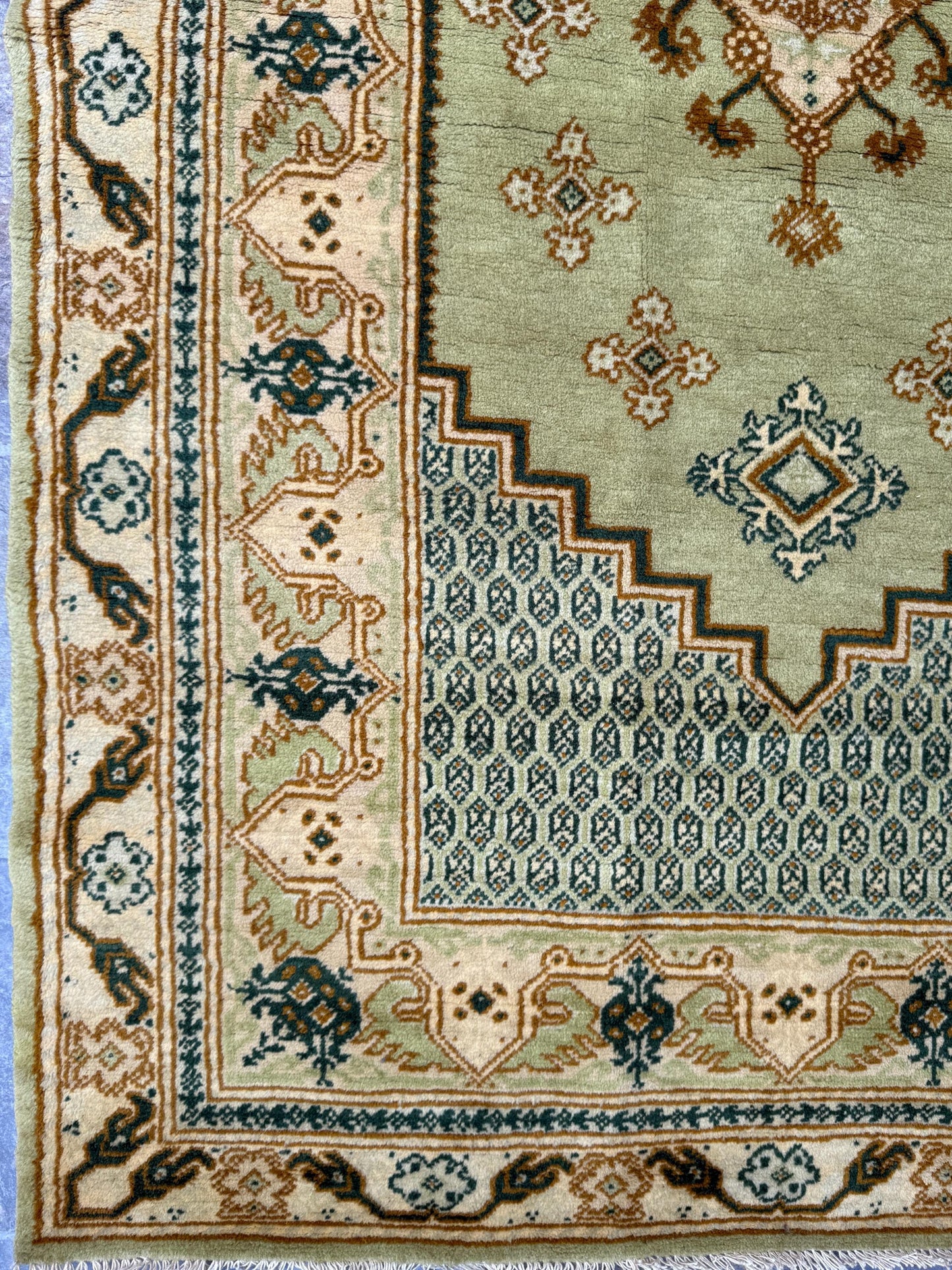 5x3 ft Vintage 1960s Hamadan Wool Rug: Hand-Knotted Bohemian Accent