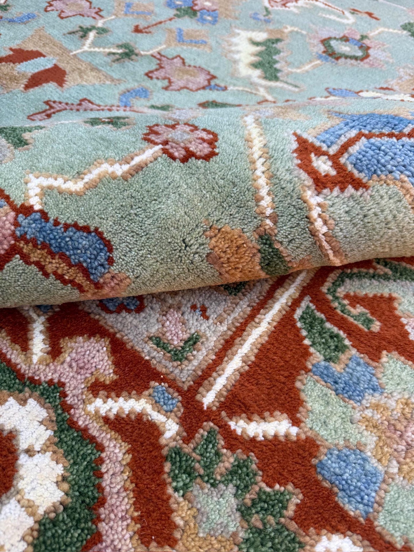 8x10 ft Hand-Knotted Heriz Wool Rug: Modern Geometric Carpet