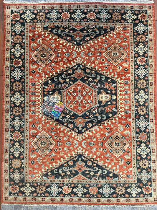 8x10 ft. Hand-Knotted Wool Heriz Rug: Geometric Carpet