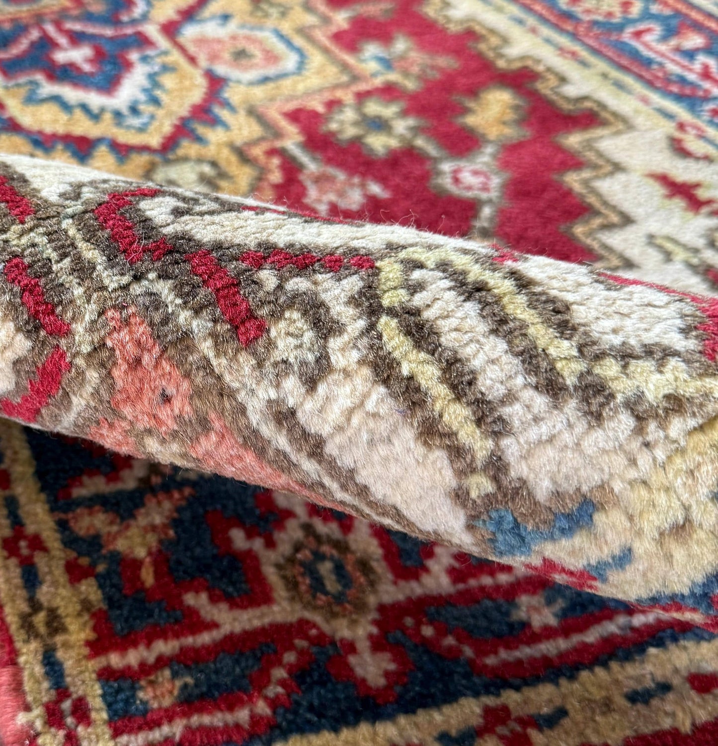 3x5 ft Handmade Wool Heriz Rug: Vibrant Oriental Carpet