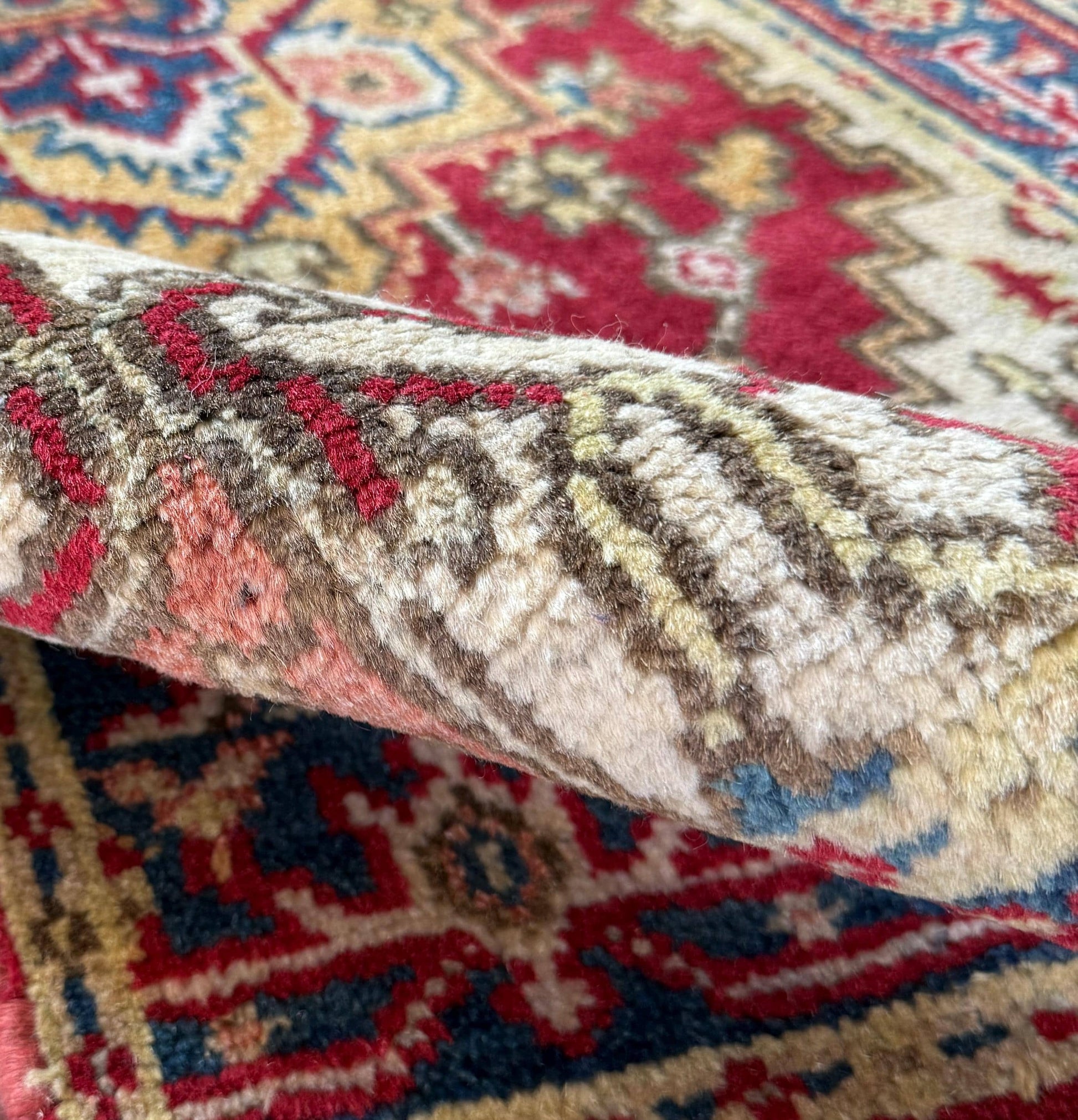 3x5 ft Handmade Wool Heriz Rug: Vibrant Oriental Carpet
