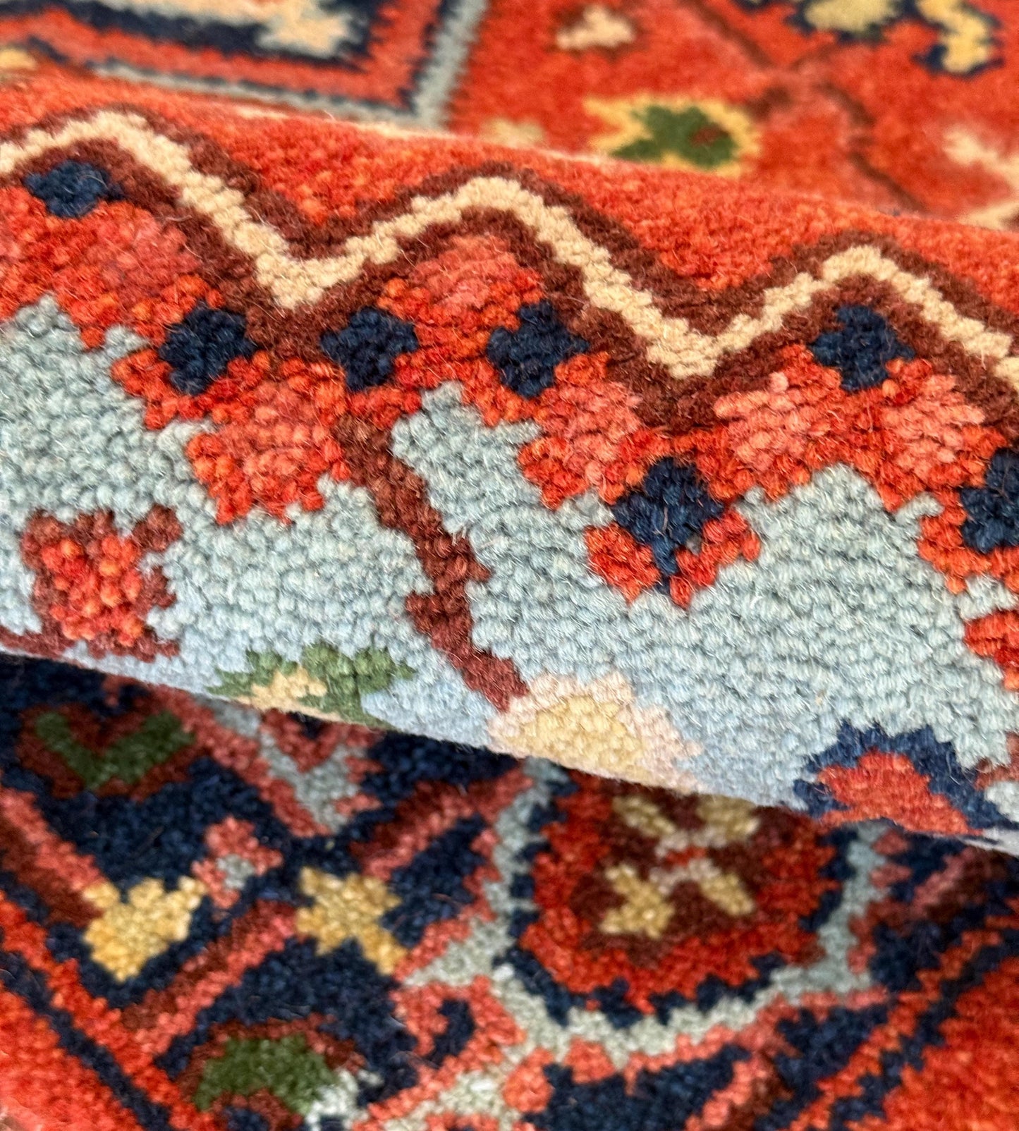 3x5 ft Handmade Wool Heriz Rug: Vibrant Modern Oriental Style