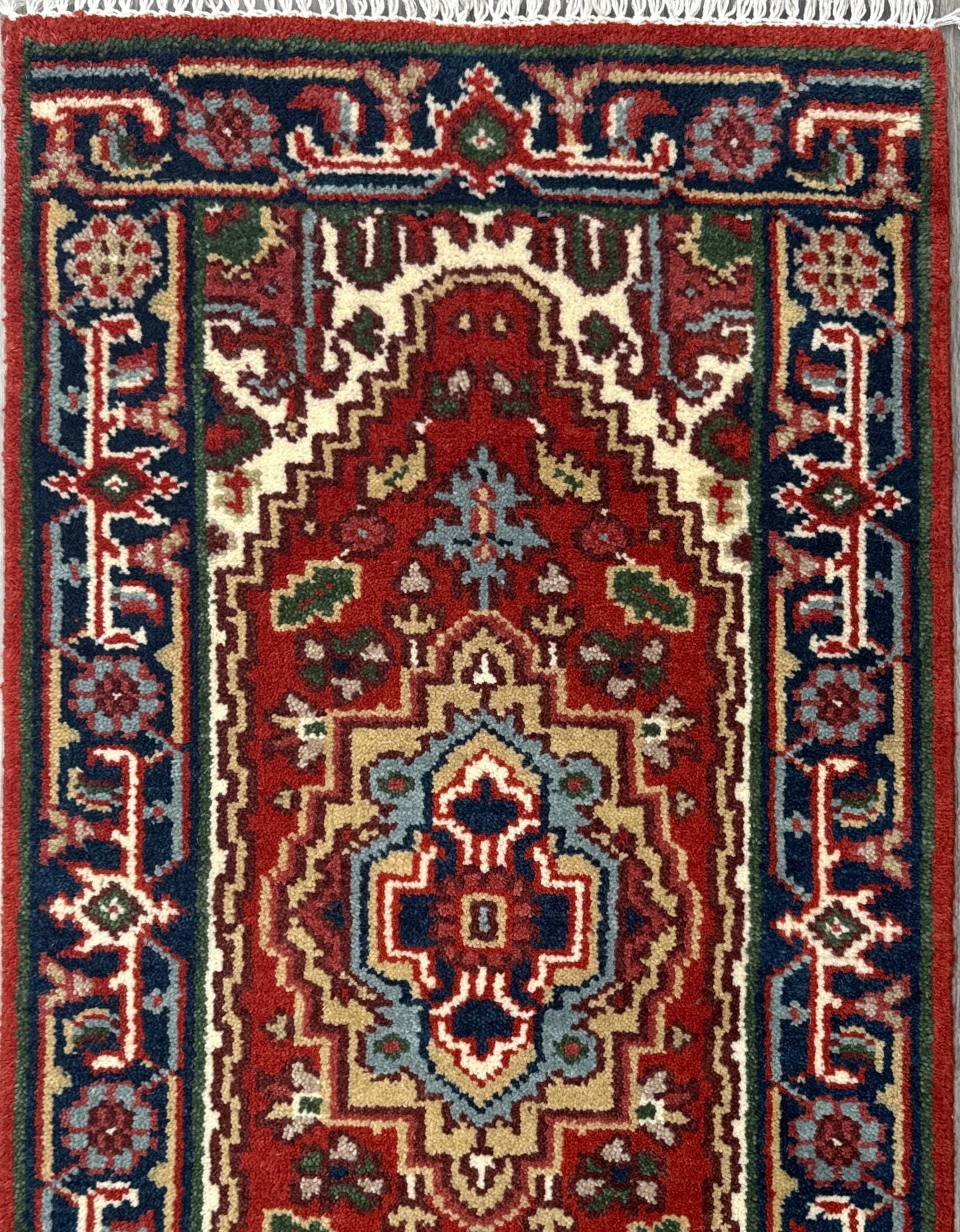 2x4 ft Hand-Knotted Wool Serapi Heriz Rug: Turkish Accent Carpet