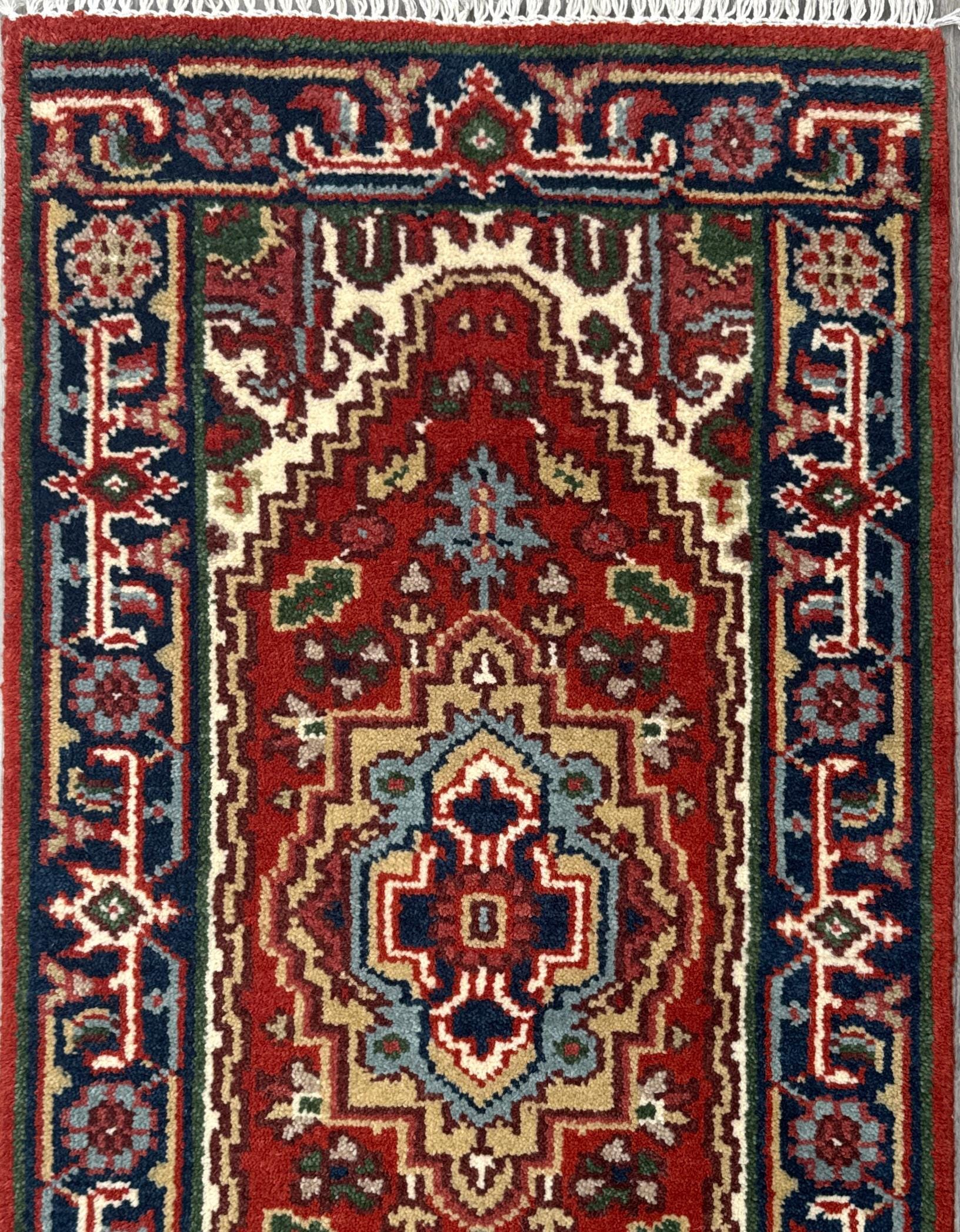 2x4 ft Hand-Knotted Wool Serapi Heriz Rug: Turkish Accent Carpet