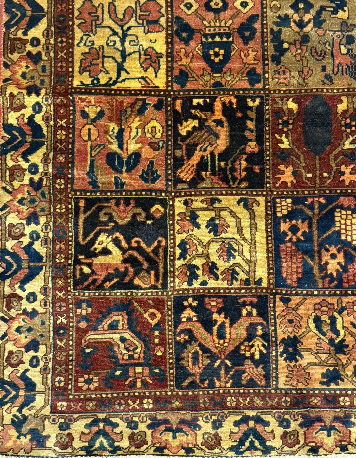 5x9 ft 1940s Bakhtiari Hand-Knotted Wool Rug Vintage Anatolian Geometric Carpet