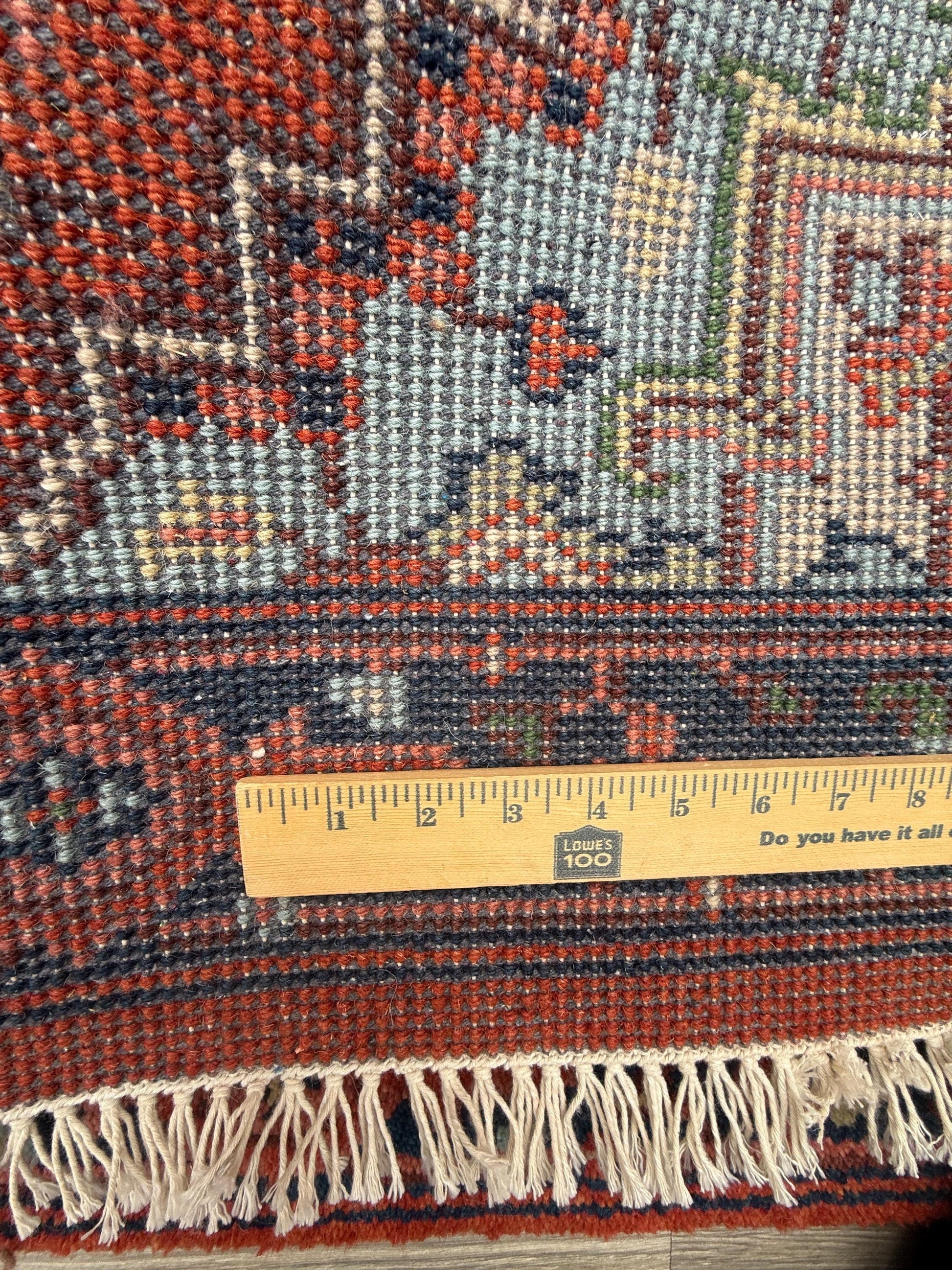 3x5 ft Handmade Wool Heriz Rug: Vibrant Modern Oriental Style