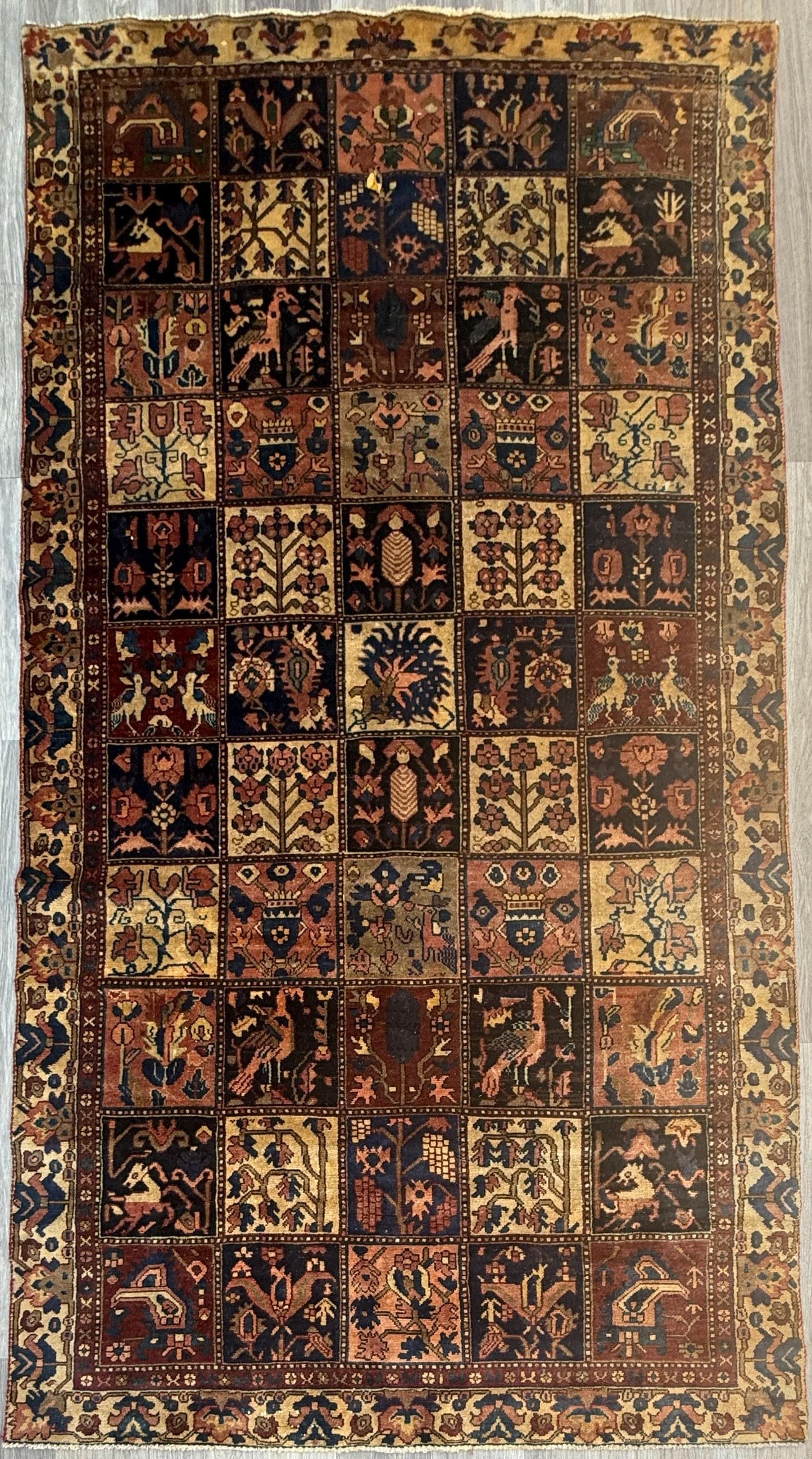 5x9 ft 1940s Bakhtiari Hand-Knotted Wool Rug Vintage Anatolian Geometric Carpet