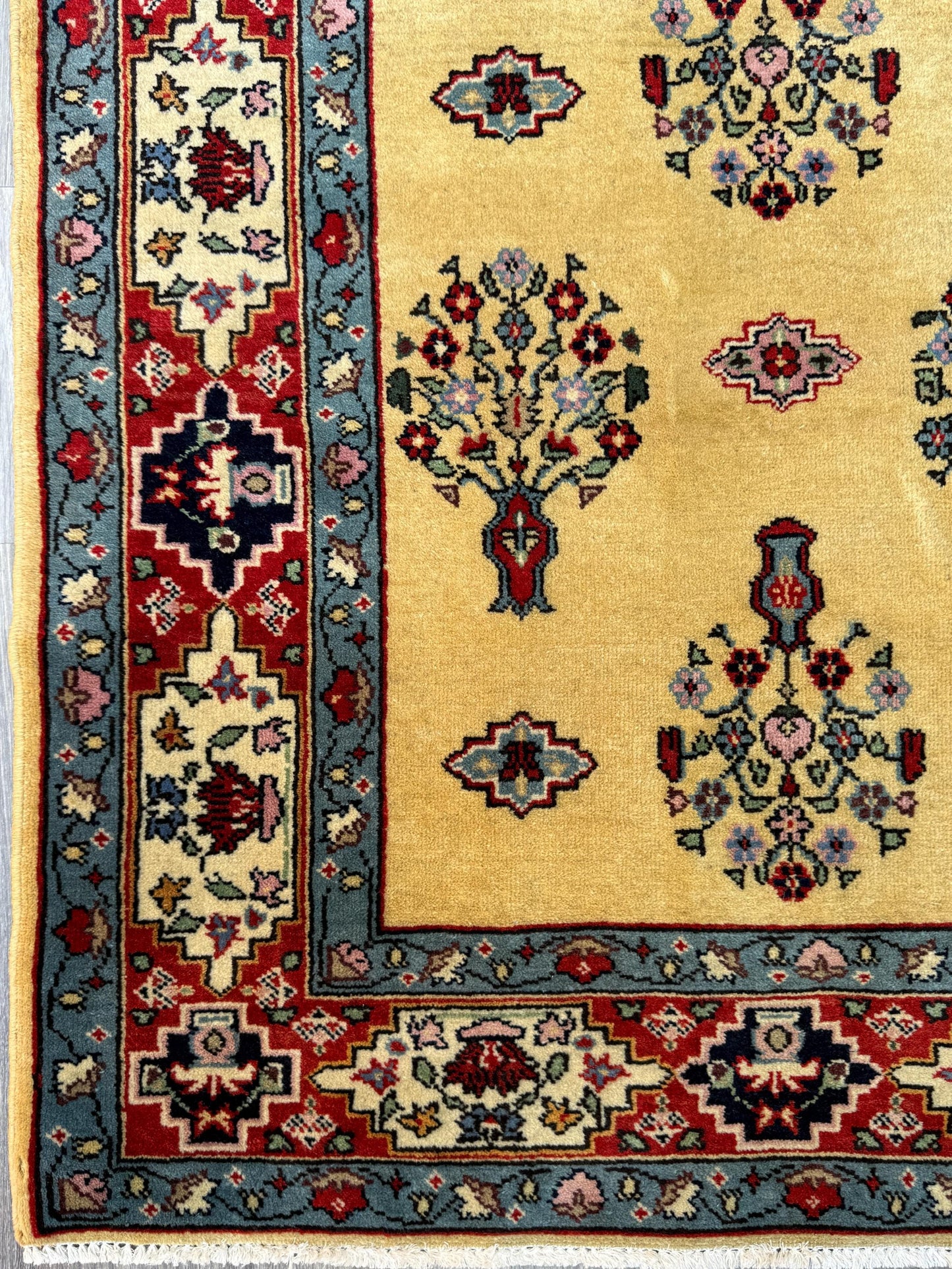 8x5 ft Vintage 1960s Pashmin Koum Rug: Hand-Knotted Oriental Wool Carpet