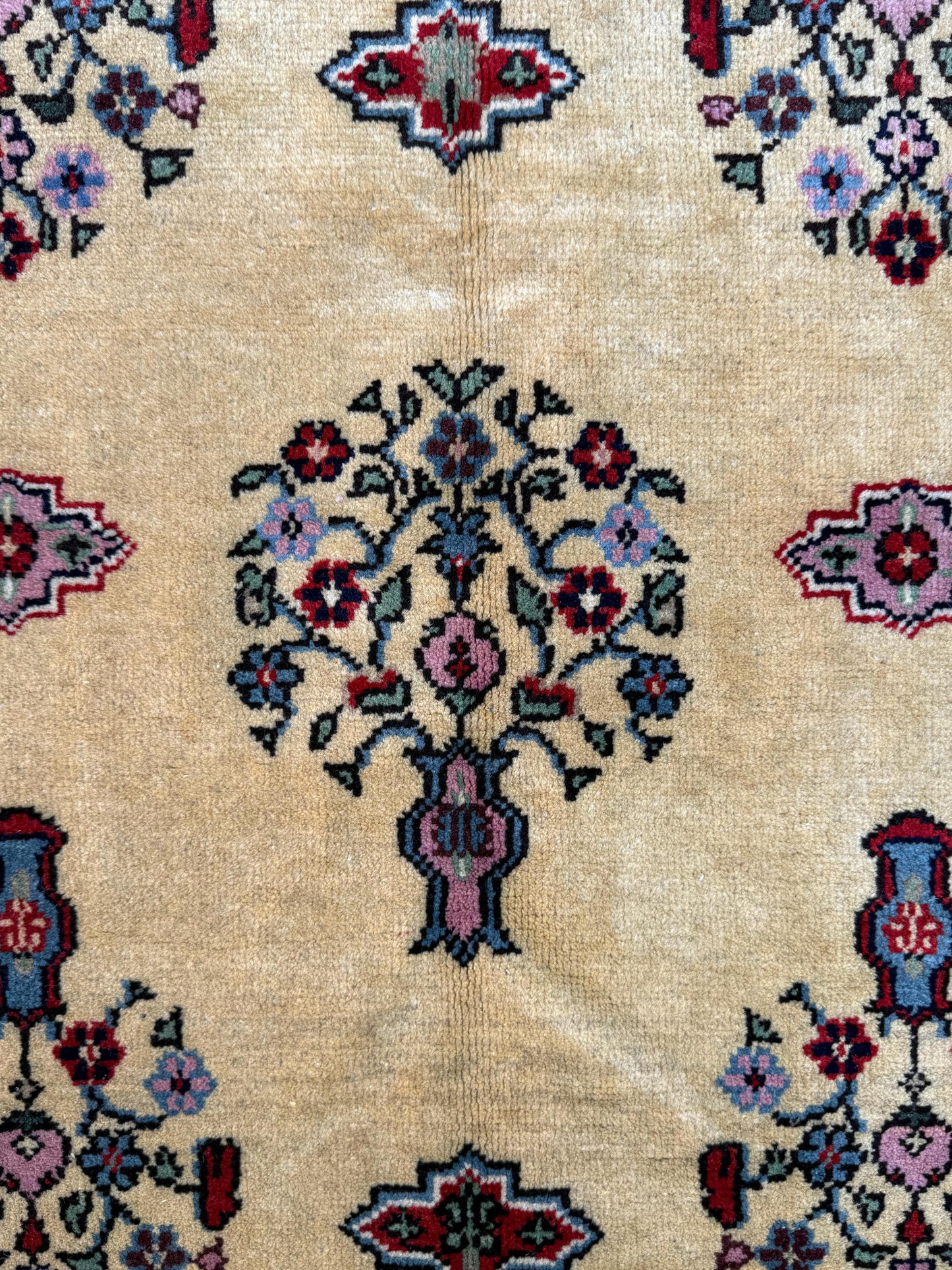 8x5 ft Vintage 1960s Pashmin Koum Rug: Hand-Knotted Oriental Wool Carpet