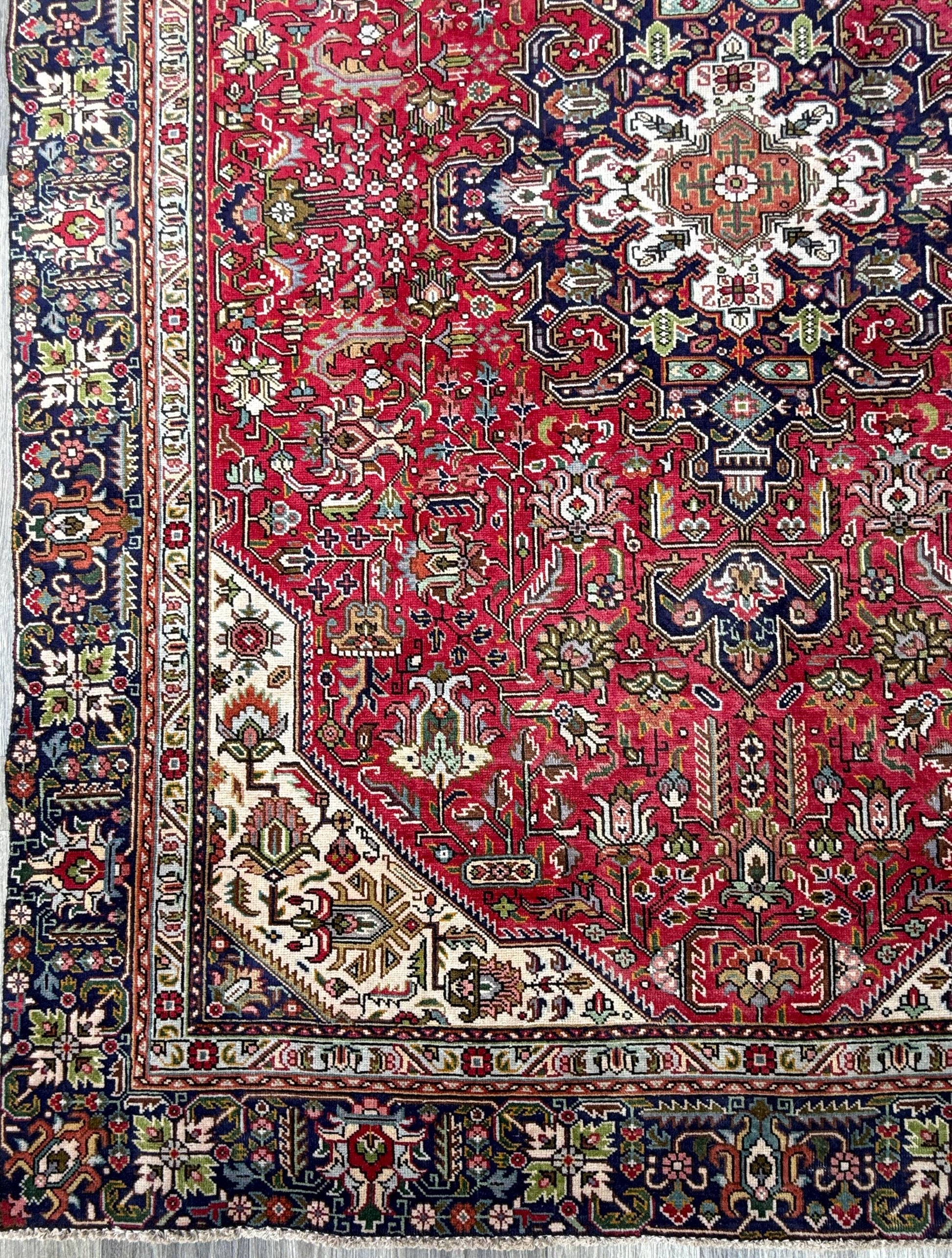 6x8 ft Hand-Knotted Heriz 1940s Vintage Rug, Anatolian Wool Tribal Carpet