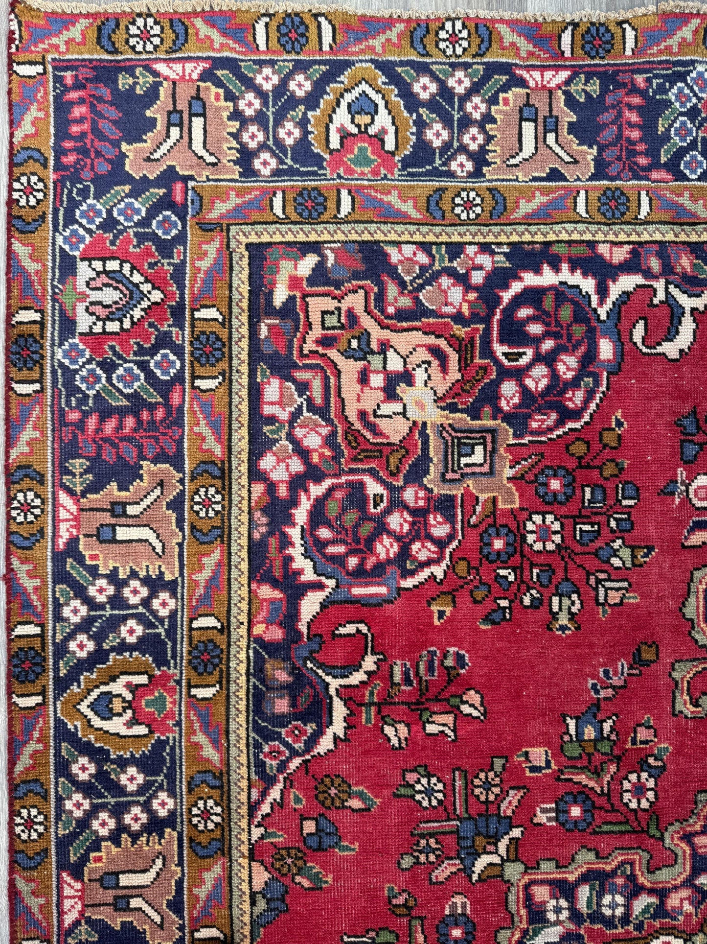 6x9 ft Vintage 1930s Adana Tribal Rug: Hand-Knotted Wool Carpet