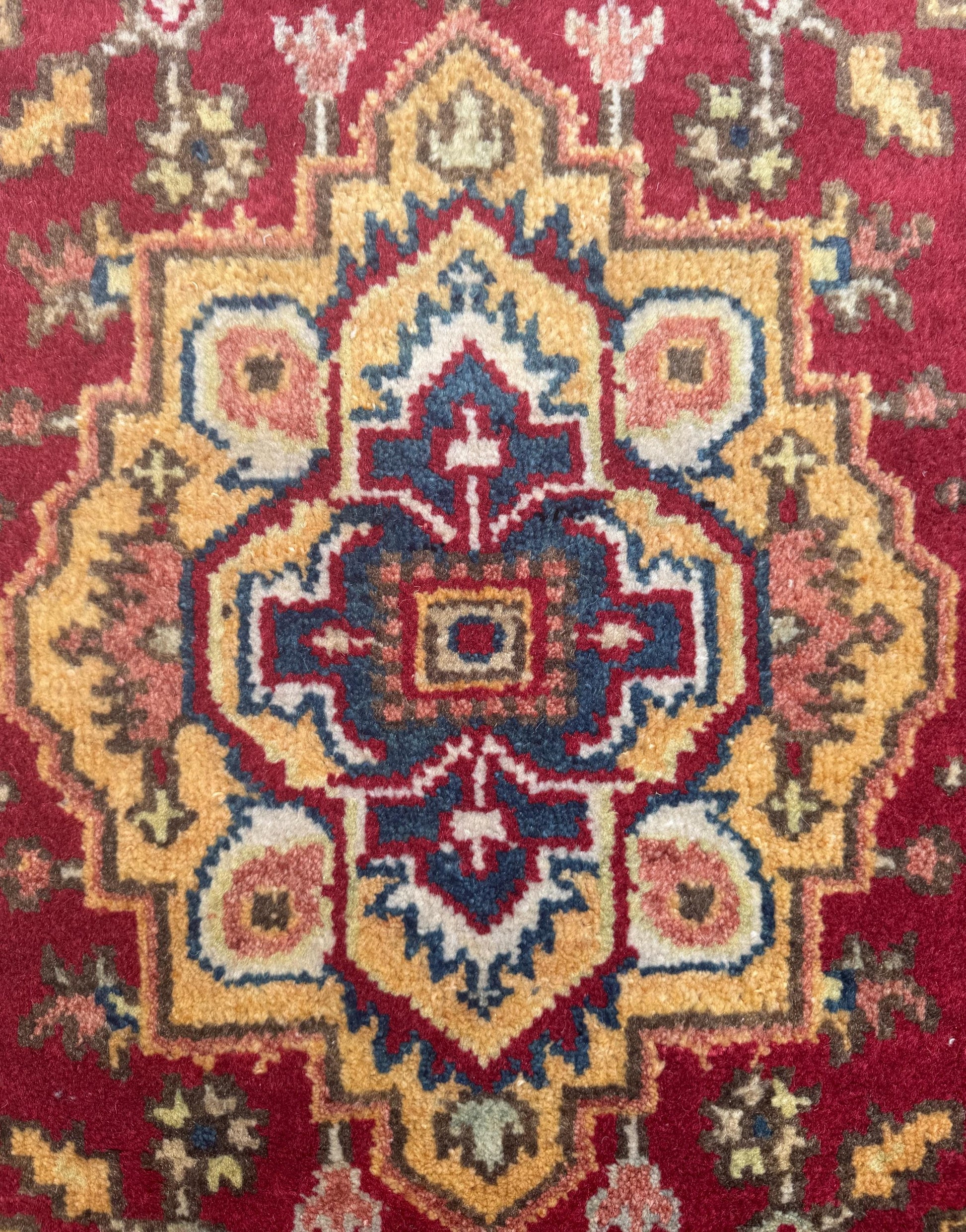 3x5 ft Handmade Wool Heriz Rug: Vibrant Oriental Carpet