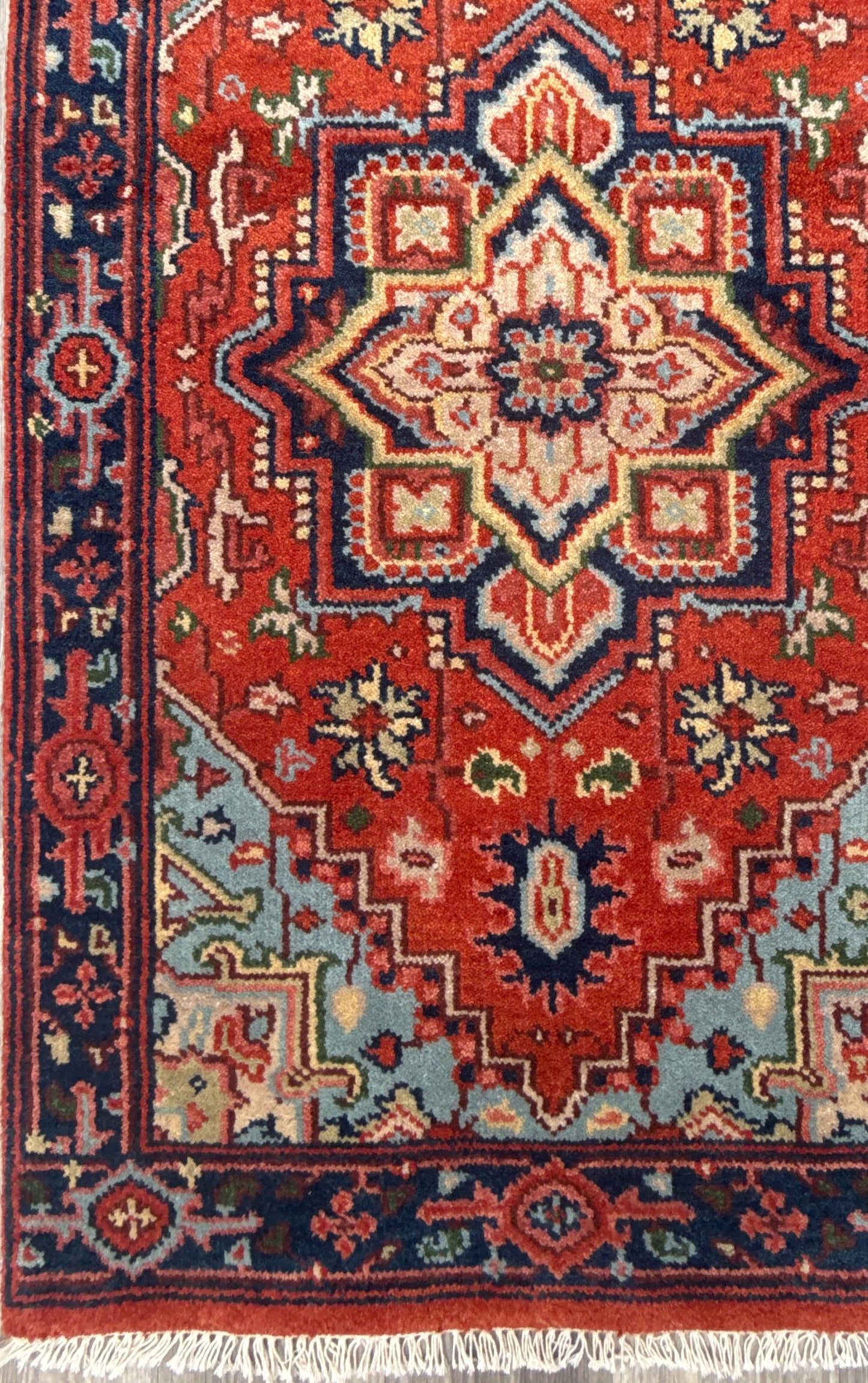3x5 ft Handmade Wool Heriz Rug: Vibrant Modern Oriental Style