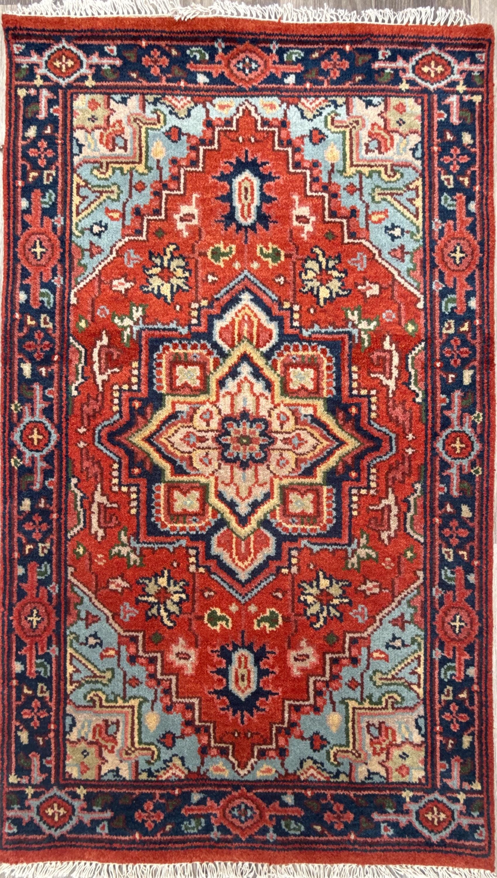 3x5 ft Handmade Wool Heriz Rug: Vibrant Modern Oriental Style