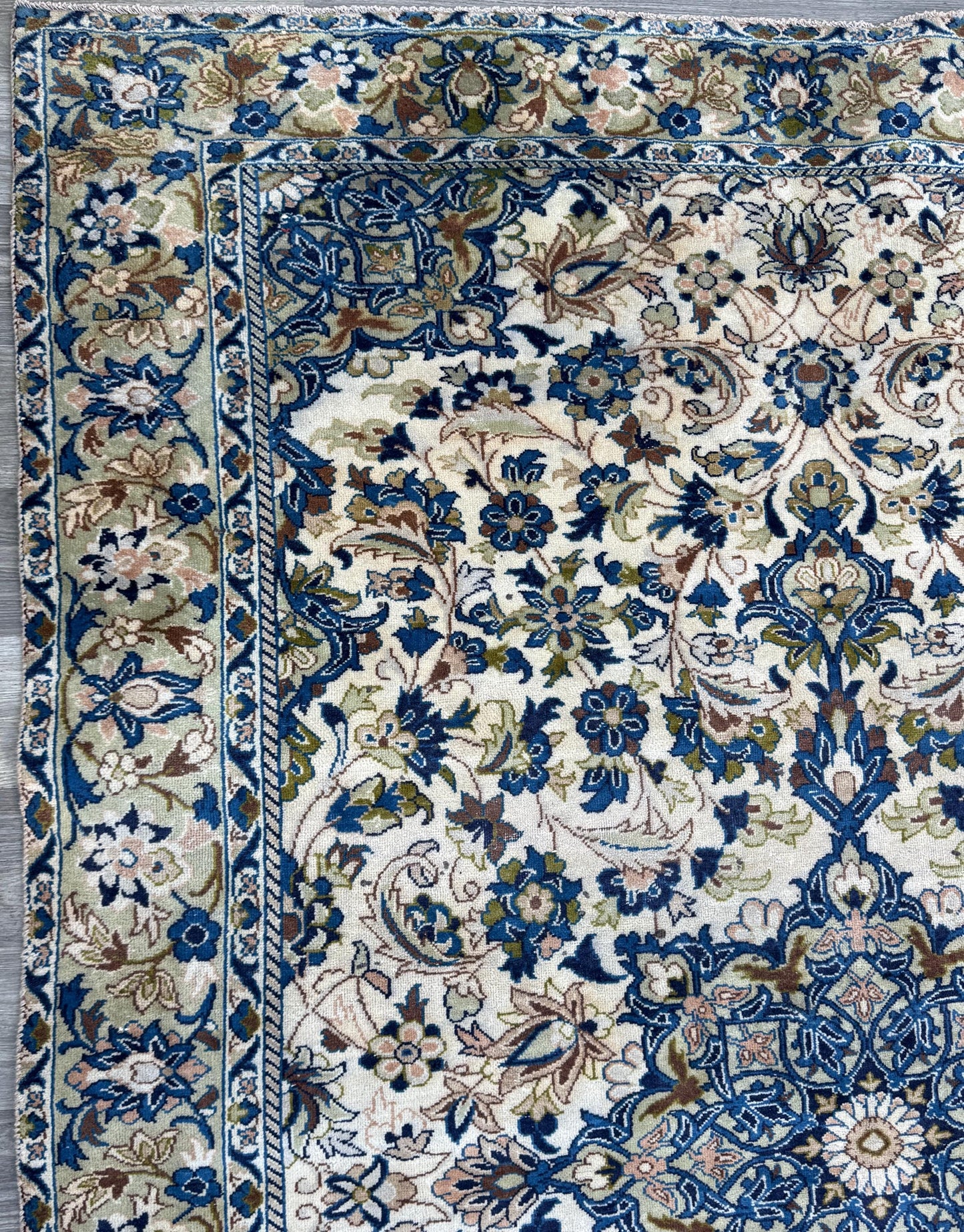 Turkish Beige Vintage Rug 6x10 ft Hand Knotted Wool Anatolian Traditional Area Rug 1970s Floral Medallion Carpet
