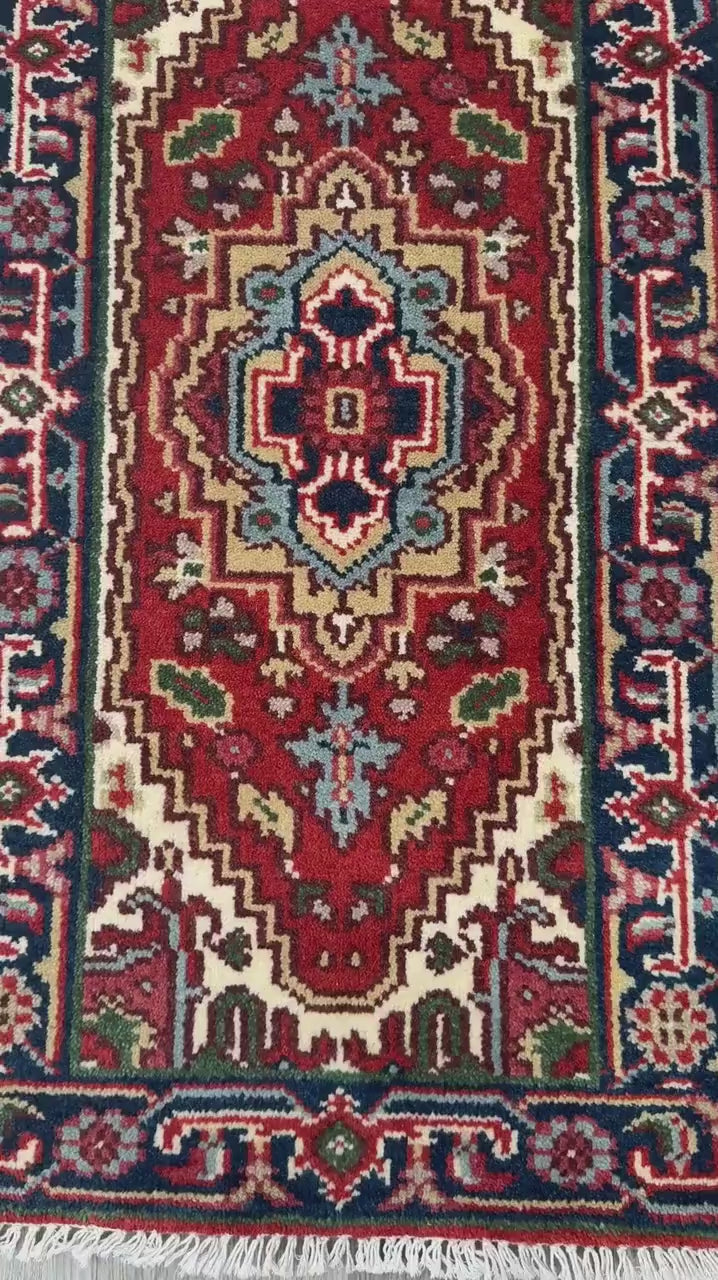 2x4 ft Hand-Knotted Wool Serapi Heriz Rug: Turkish Accent Carpet