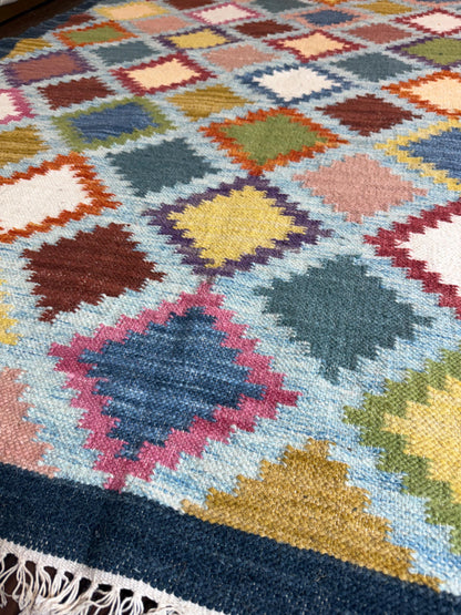 5x8 ft Hand Knotted Kilim Rug: Scandinavian Geometric Wool Flatweave