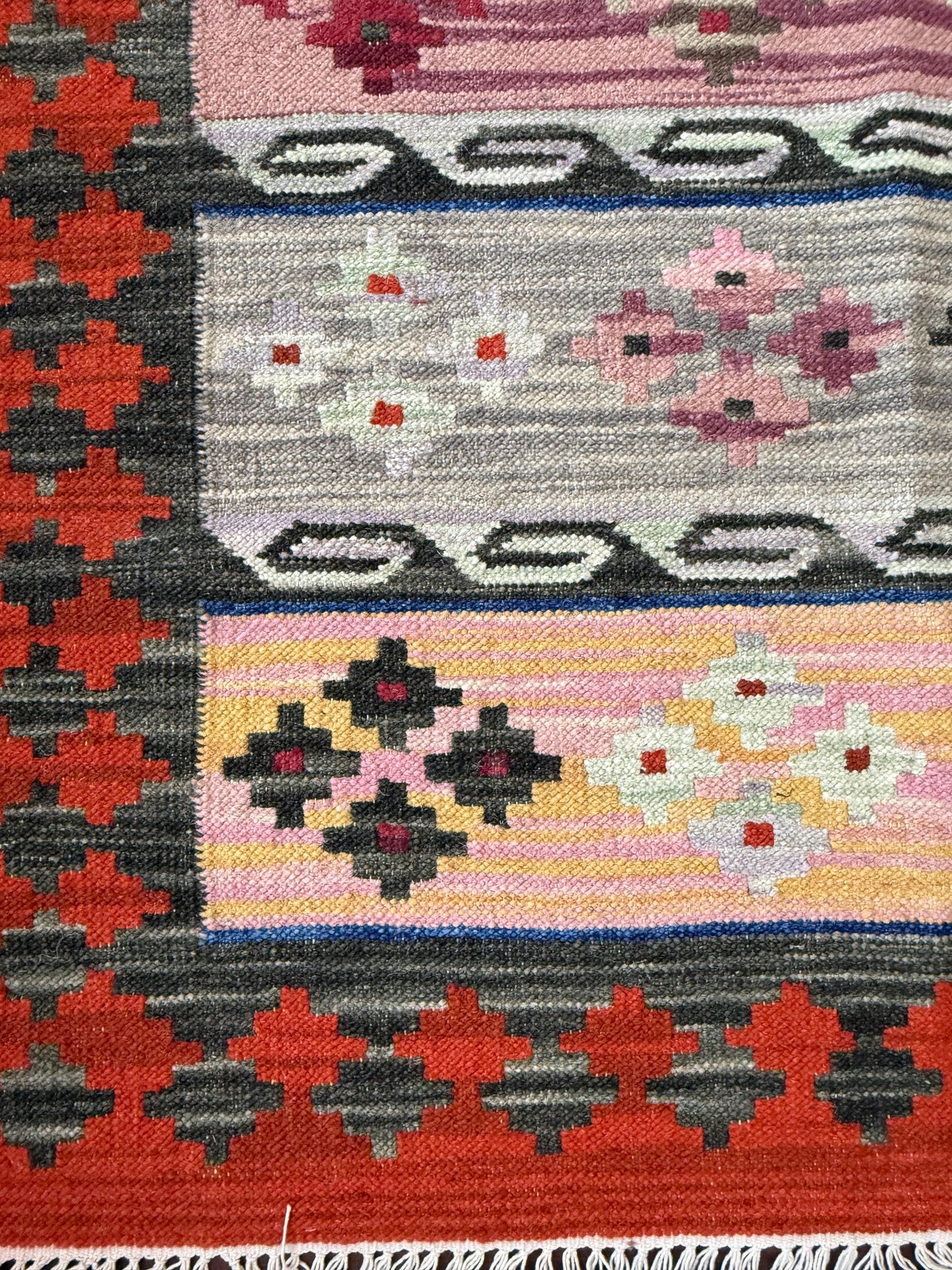 4x6 ft Scandinavian Kilim Rug: Handmade Wool Flat Weave