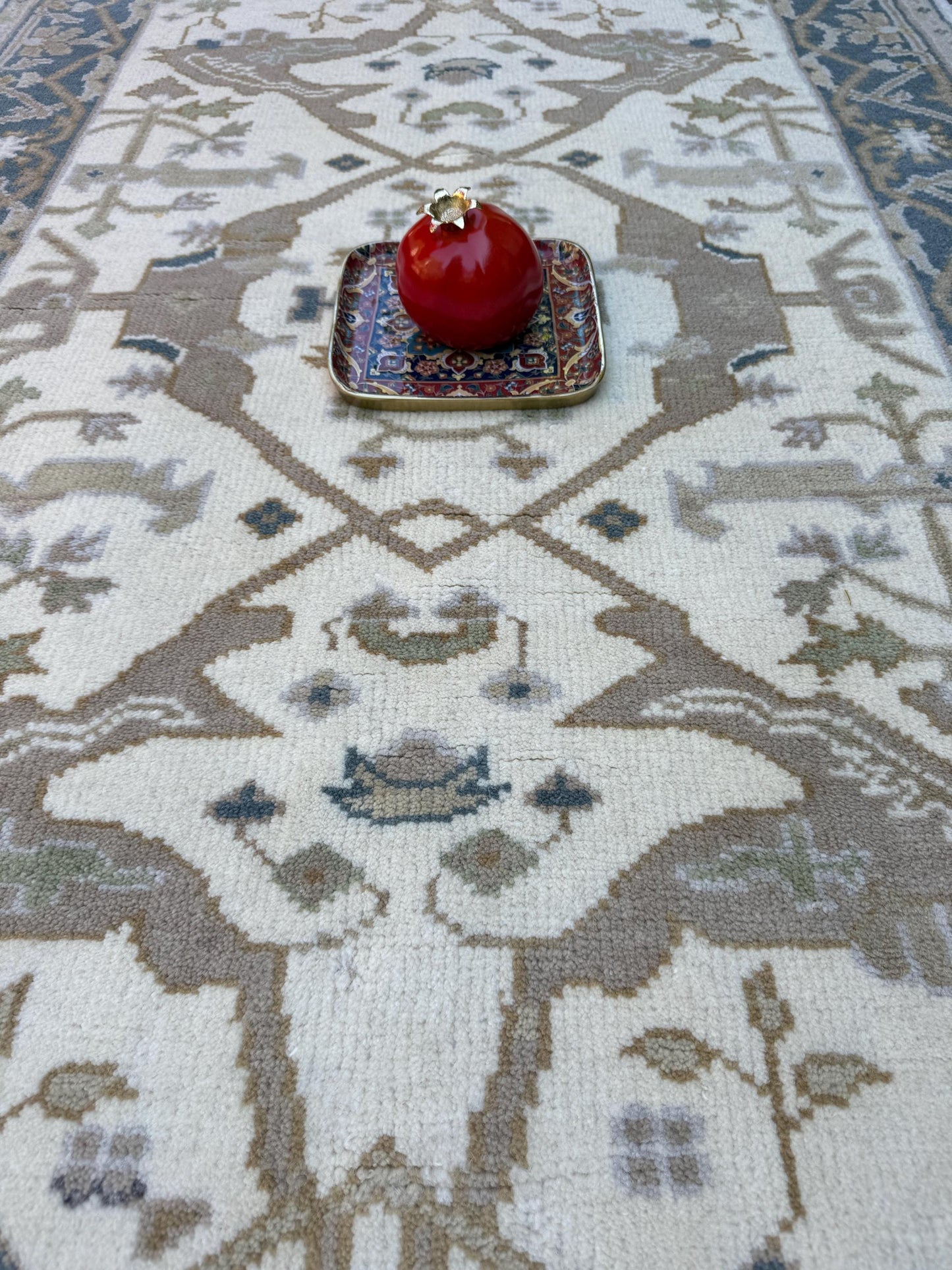 4x6 ft Handmade Oushak Wool Rug: Modern Bohemian Decor