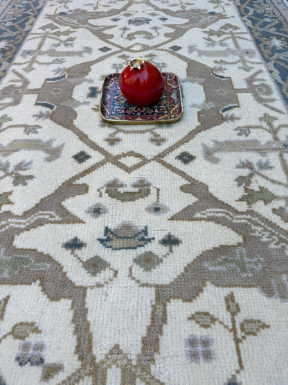 4x6 ft Handmade Oushak Wool Rug: Modern Bohemian Decor