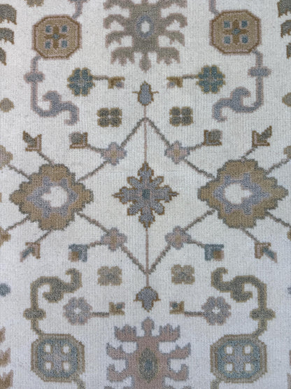4x6 ft Handmade Ushak Rug: Modern Bohemian Wool Carpet