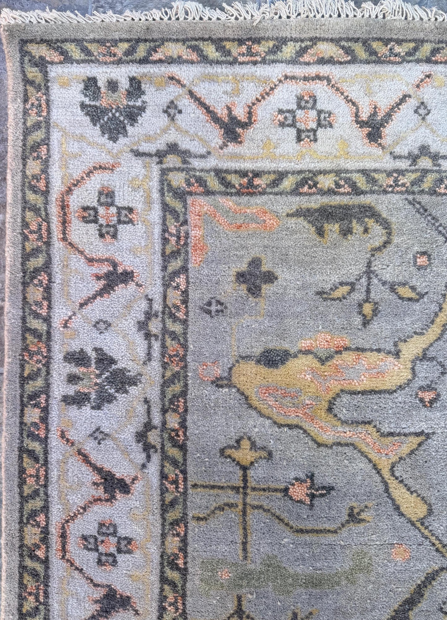 4x6 ft Hand-Knotted Oushak Rug: Bohemian Wool Area Carpet