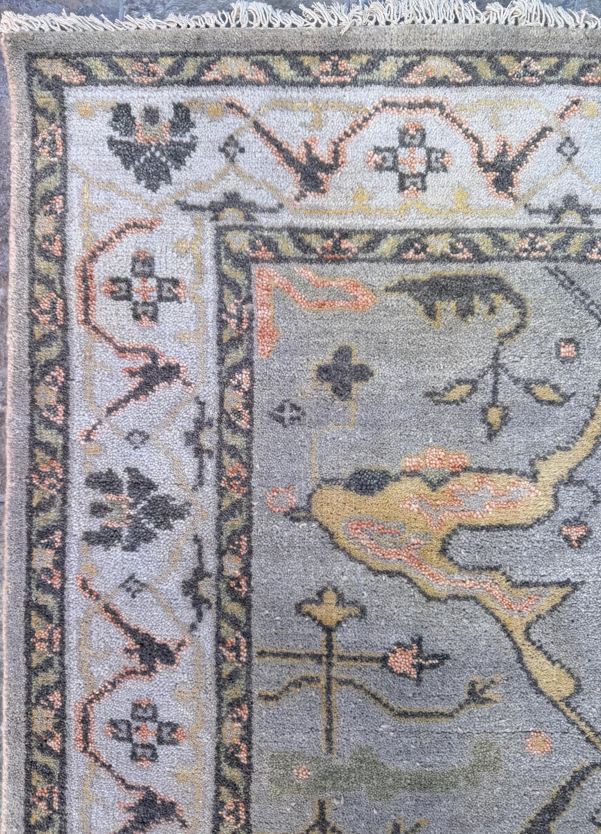 4x6 ft Hand-Knotted Oushak Rug: Bohemian Wool Area Carpet