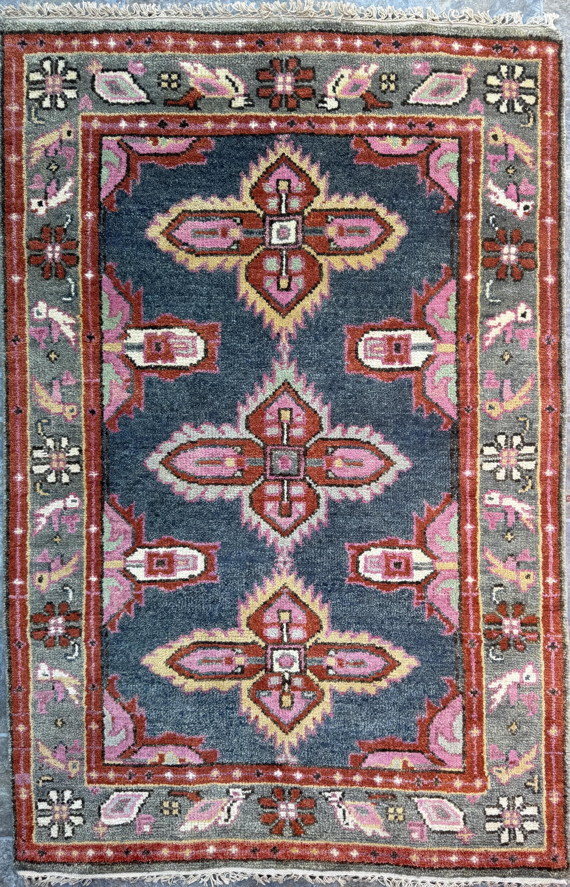 4.2x6 ft Hand-Knotted Heriz Wool Rug: Vibrant Serapi Style