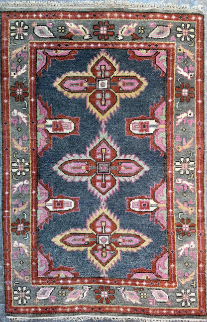 4.2x6 ft Hand-Knotted Heriz Wool Rug: Vibrant Serapi Style