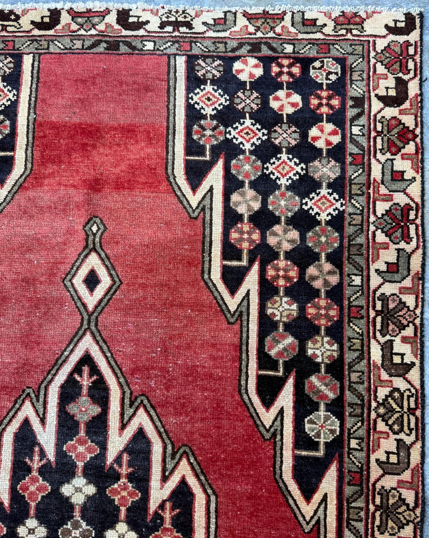 Vintage 1930s Turkish Wool Rug: 3x6 ft Farmhouse Geometric Hand-Knotted Carpet
