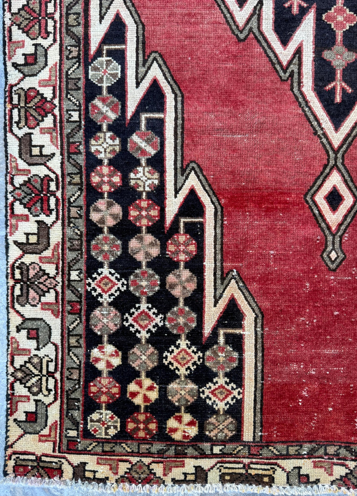Vintage 1930s Turkish Wool Rug: 3x6 ft Farmhouse Geometric Hand-Knotted Carpet