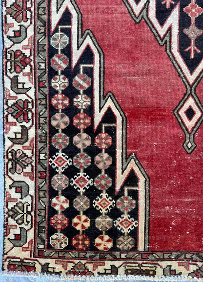 Vintage 1930s Turkish Wool Rug: 3x6 ft Farmhouse Geometric Hand-Knotted Carpet