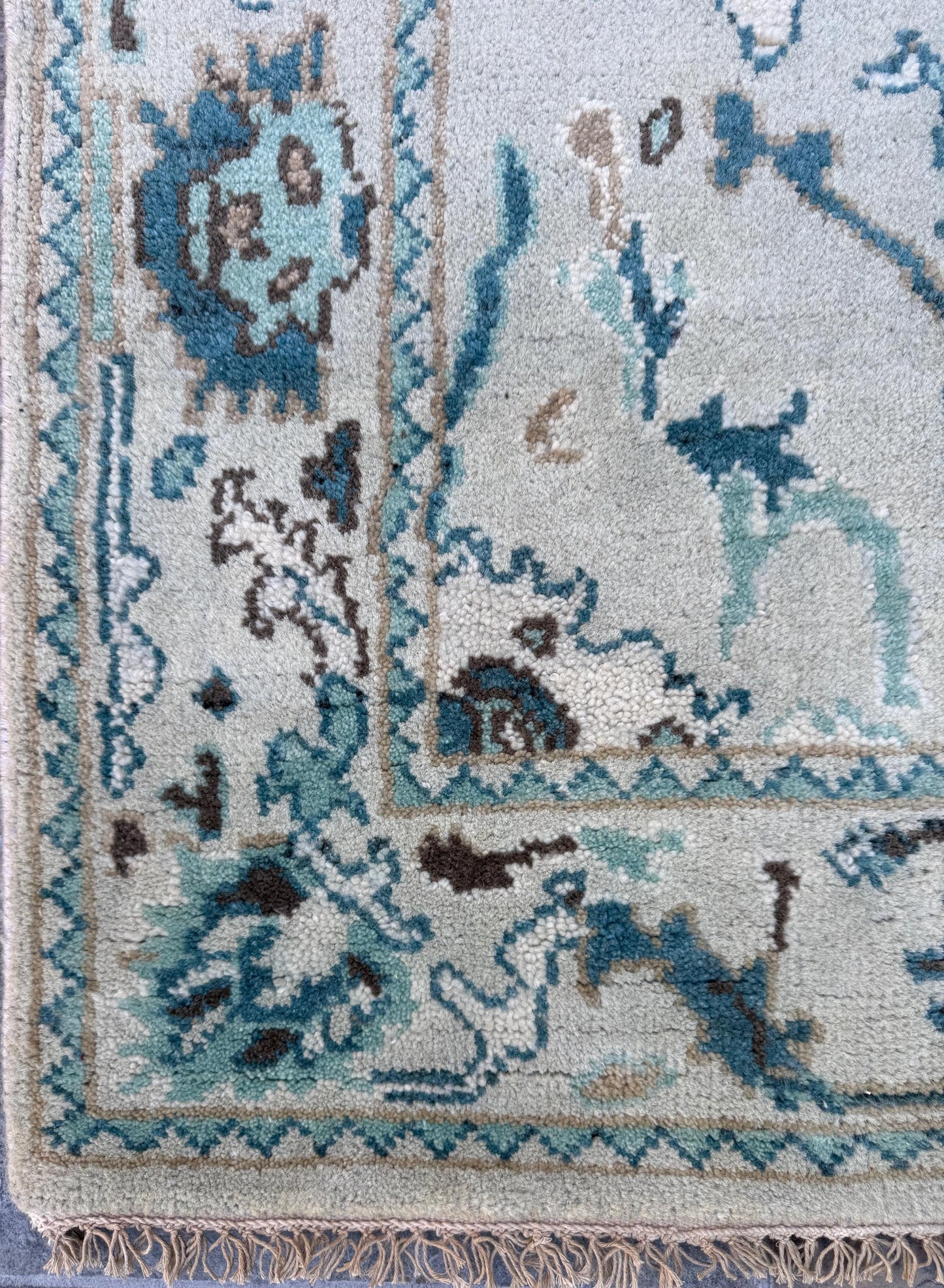 4x6 ft Hand Knotted Wool Oushak Rug: Modern Bohemian Carpet